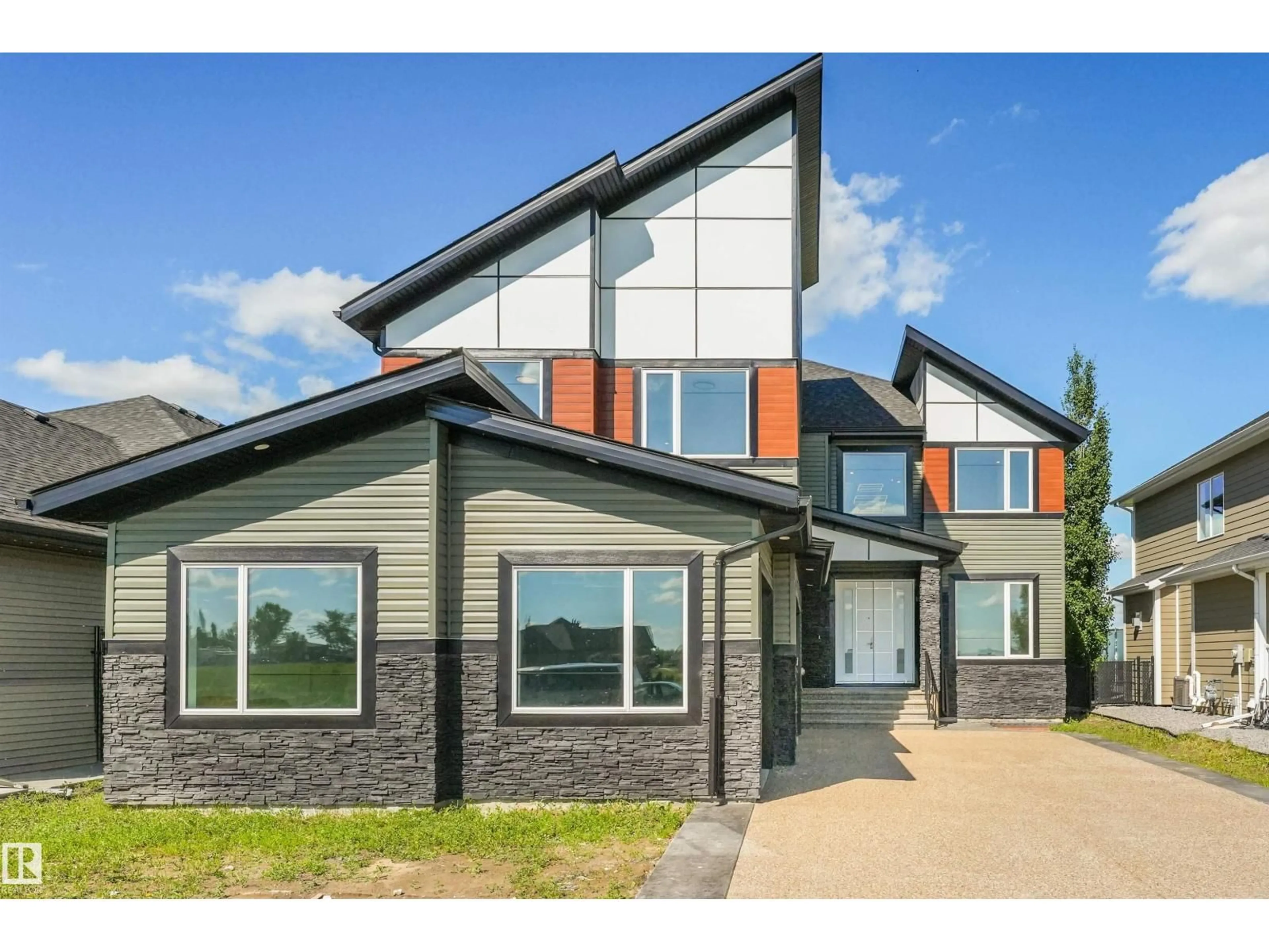 Home with vinyl exterior material, building for 1180 GENESIS LAKE BOULEVARD, Stony Plain Alberta T7Z0G3