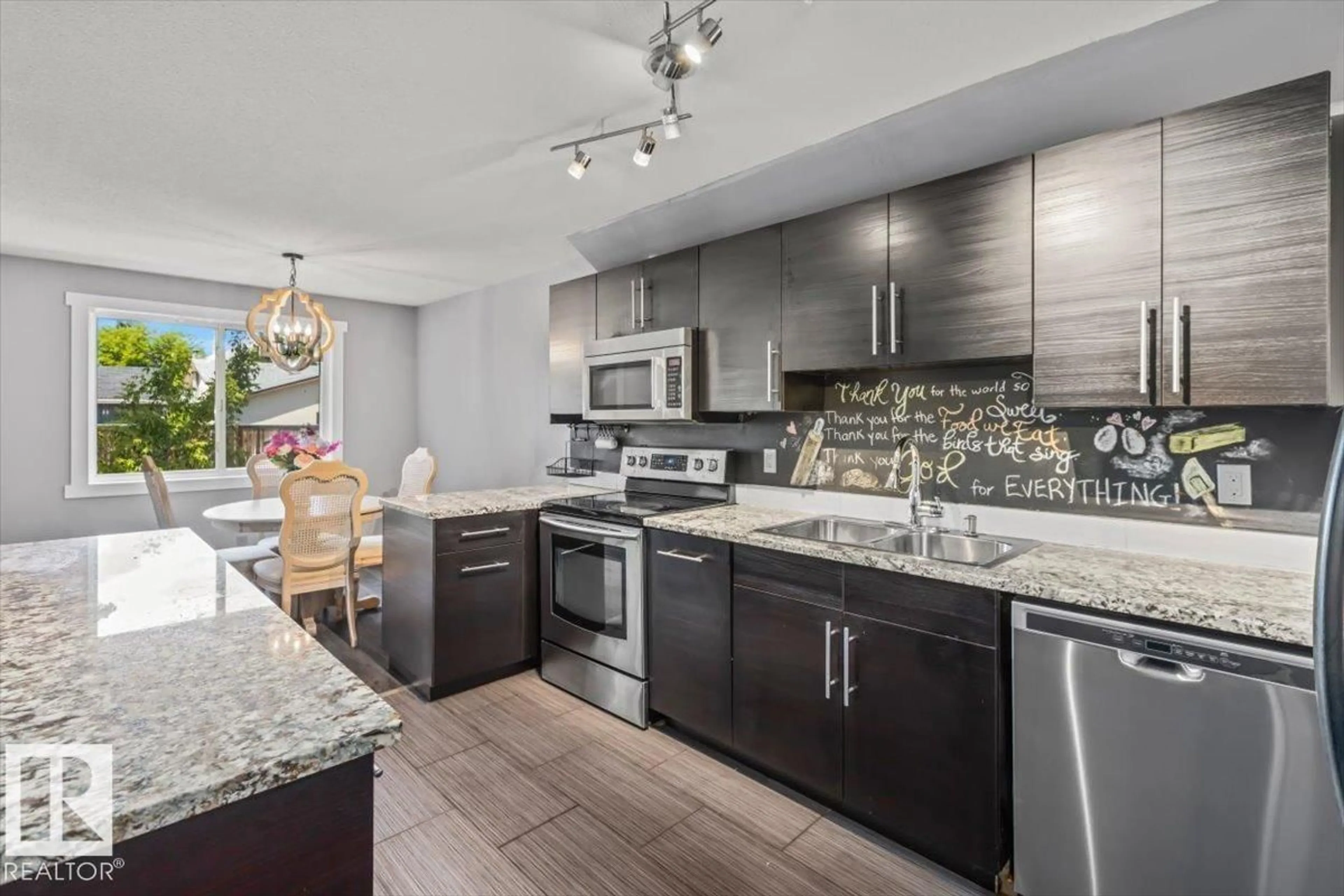 Open concept kitchen, ceramic/tile floor for 95 - 118 MCKENNEY AV, St. Albert Alberta T8N2Y2