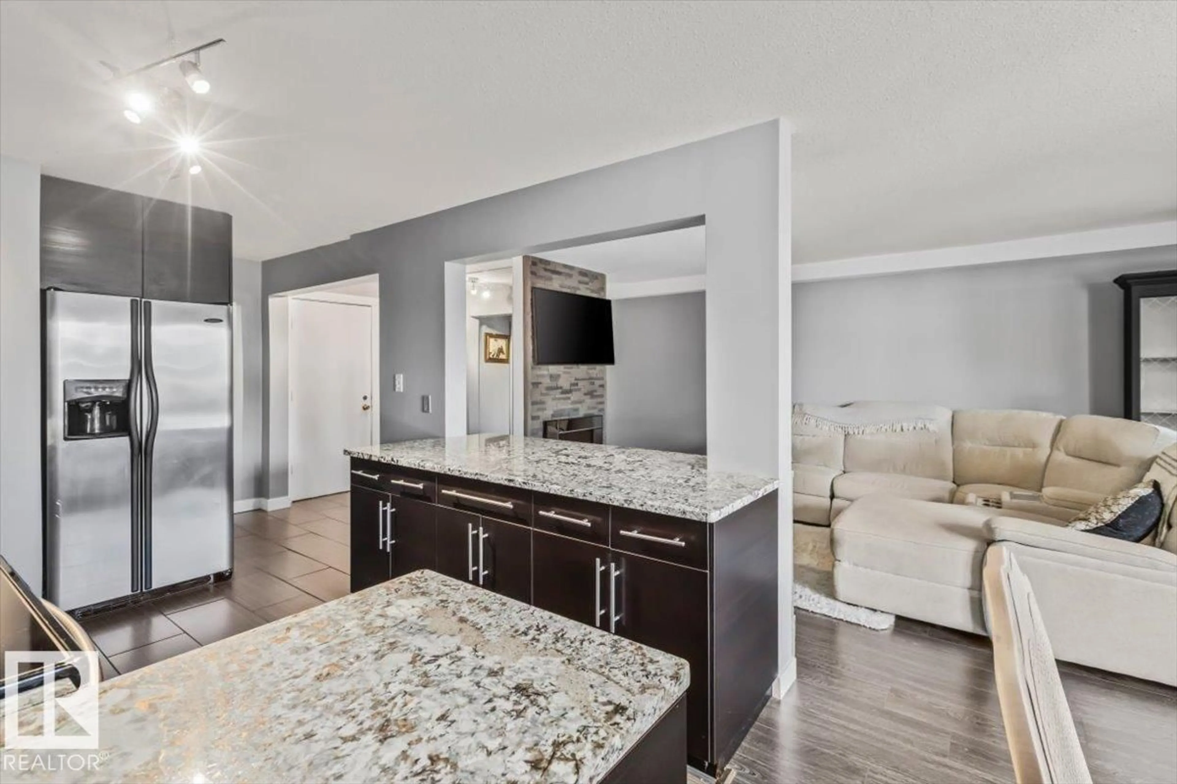 Open concept kitchen, ceramic/tile floor for 95 - 118 MCKENNEY AV, St. Albert Alberta T8N2Y2