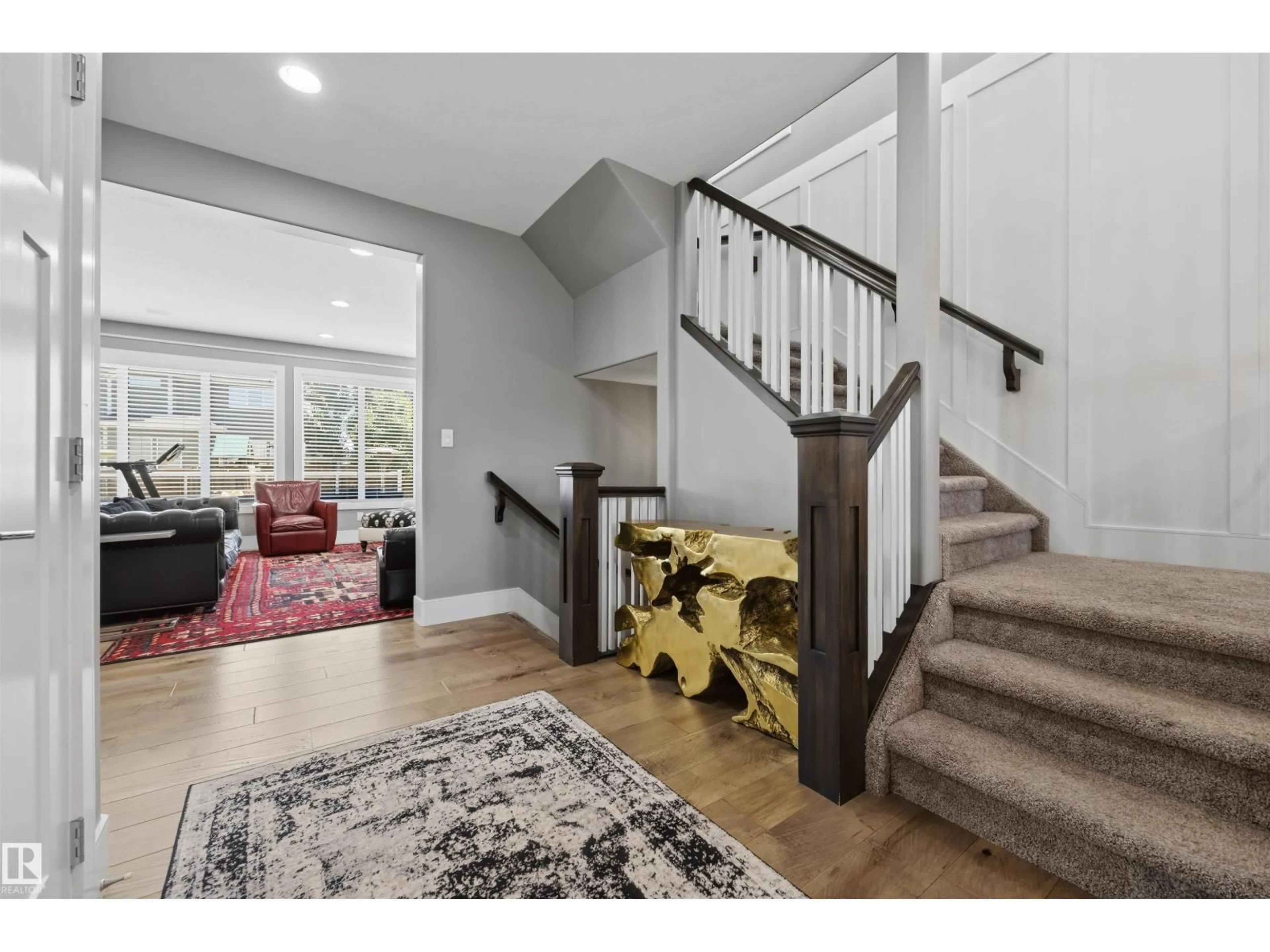 Indoor entryway for 1305 HAINSTOCK WY, Edmonton Alberta T6W3B6