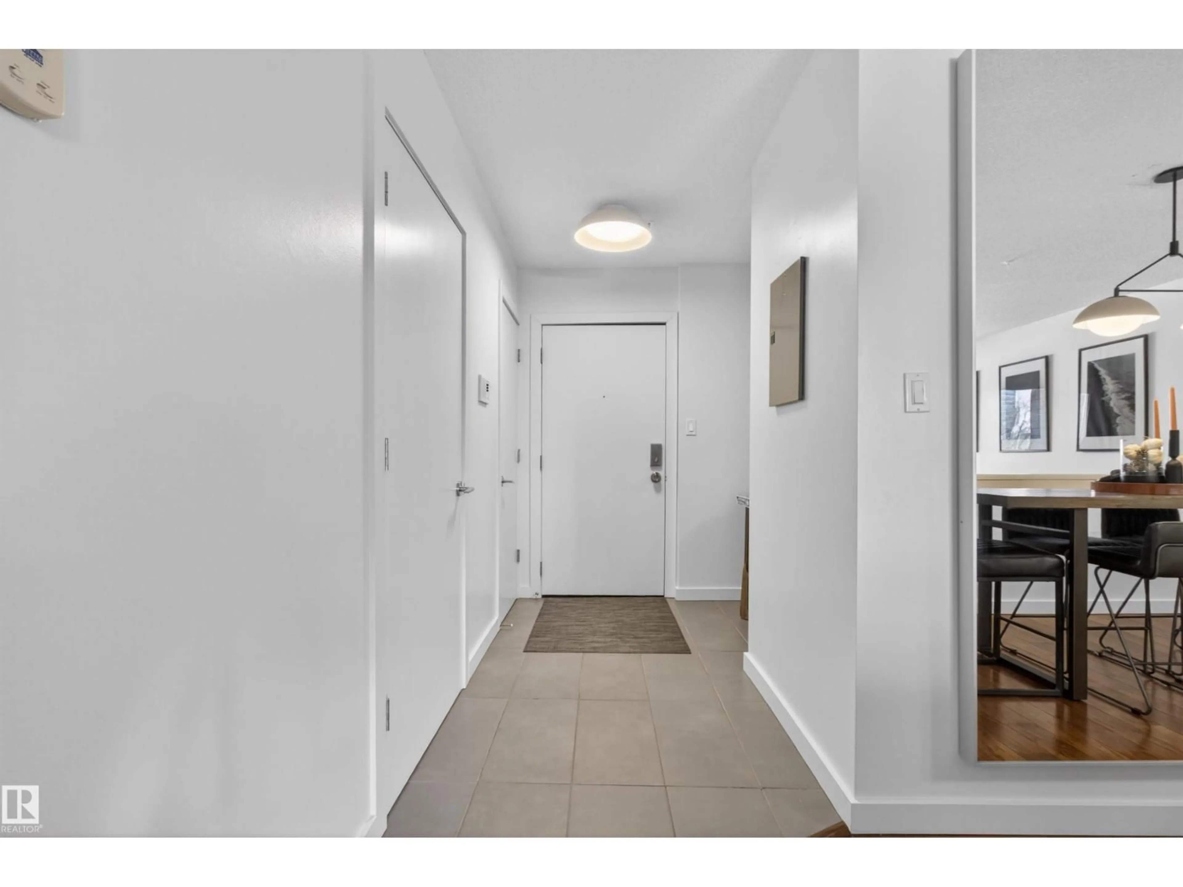 Indoor entryway for #305 - 10026 112 ST, Edmonton Alberta T5K1L9