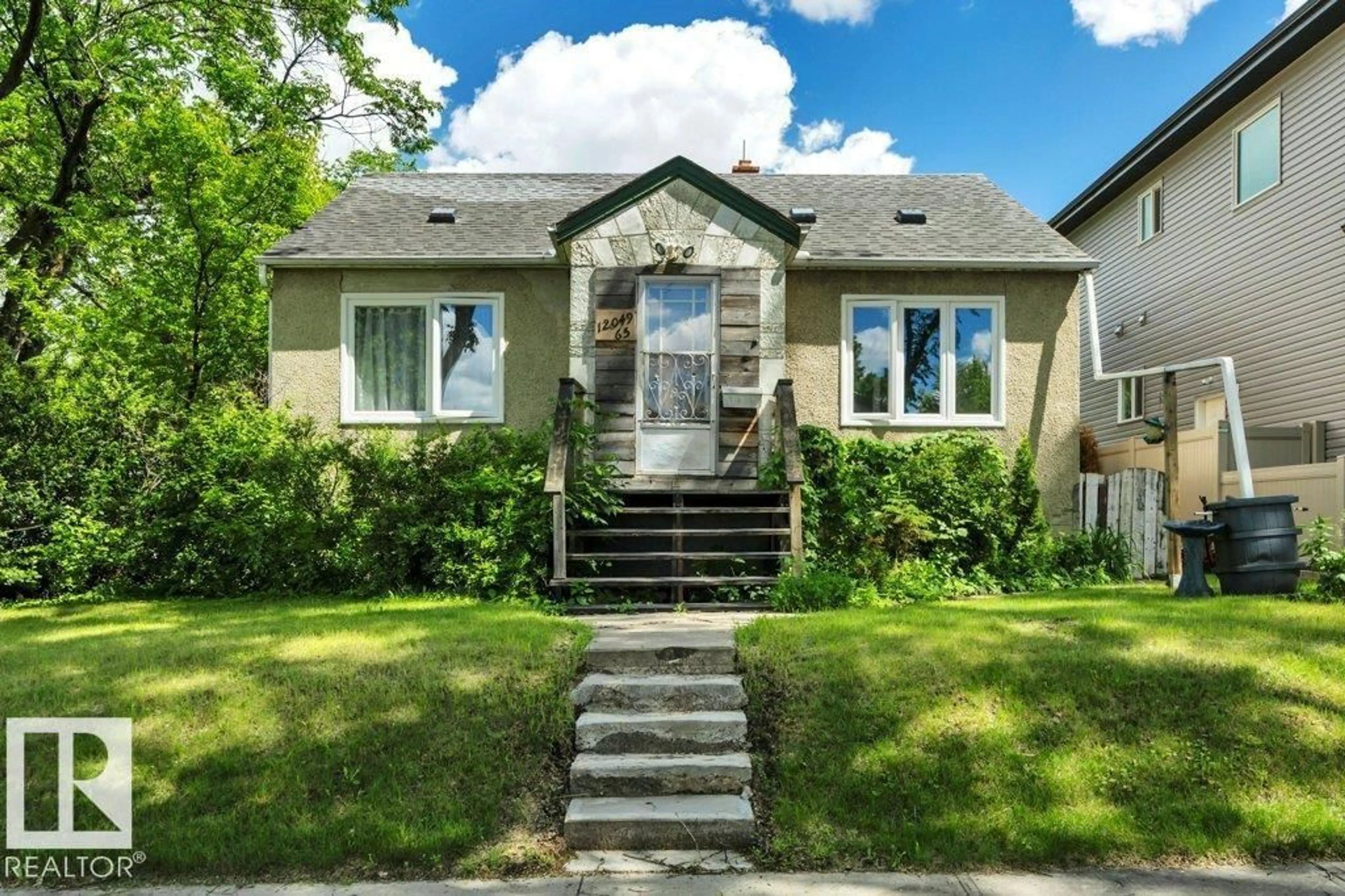 Unknown for 12049 65 ST, Edmonton Alberta T5H2X6