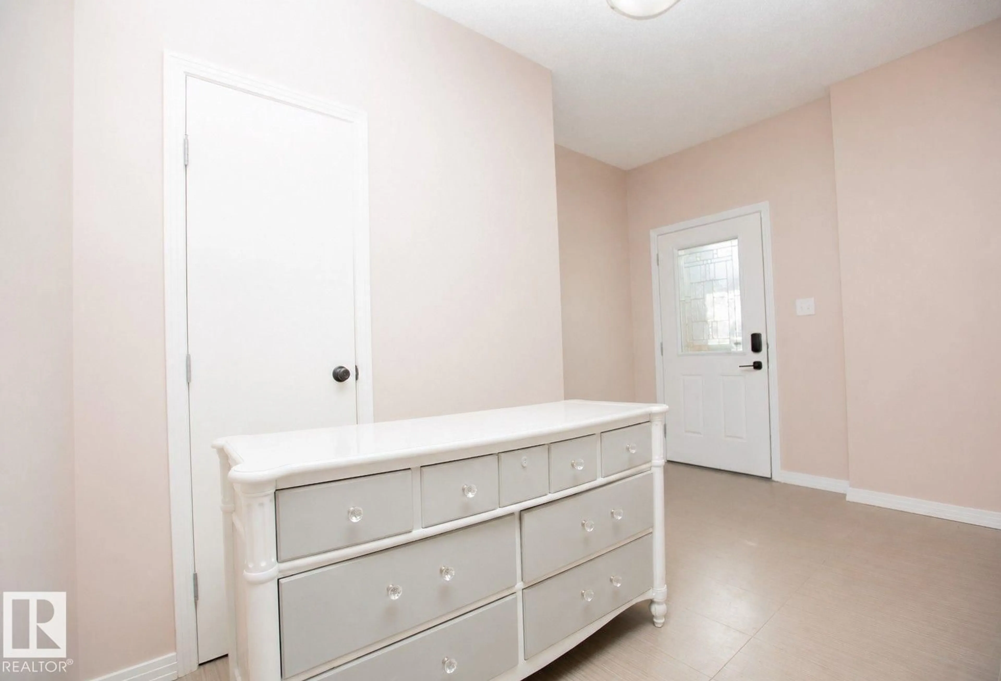 Laundry room for 8 MEADOWLINK CM, Spruce Grove Alberta T7X0W1