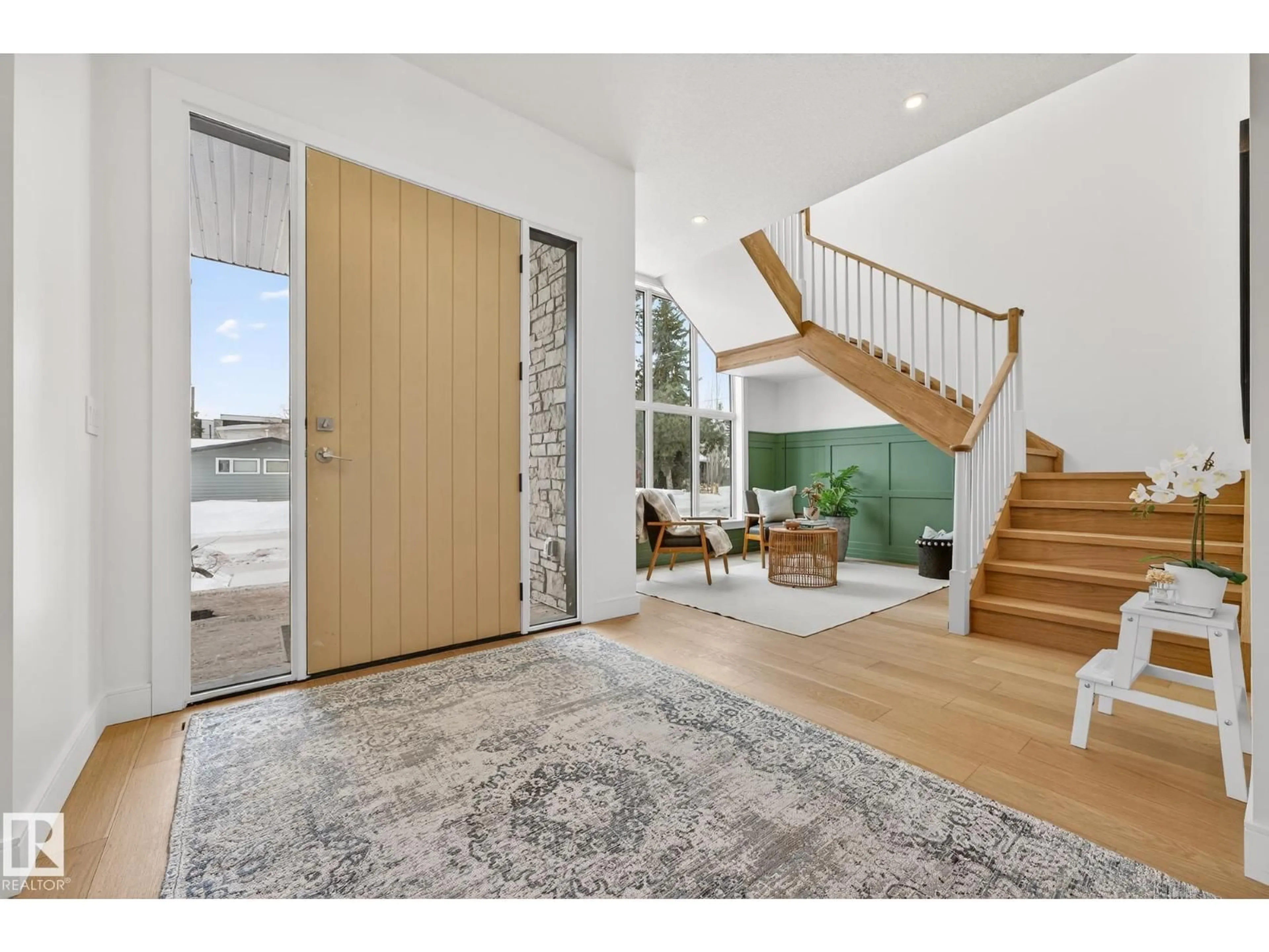 Indoor entryway for 14004 89A AV, Edmonton Alberta T5R0J5