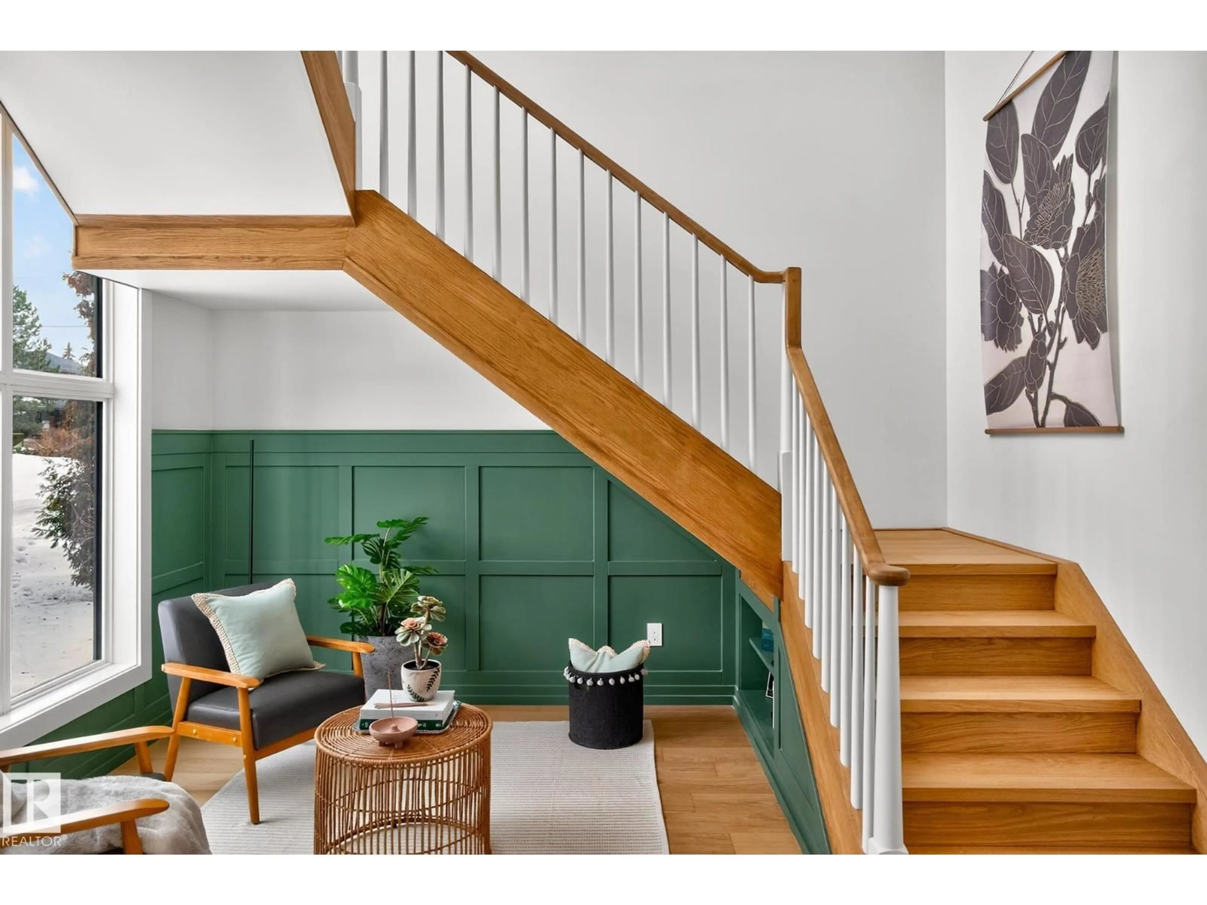 Indoor entryway for 14004 89A AV, Edmonton Alberta T5R0J5