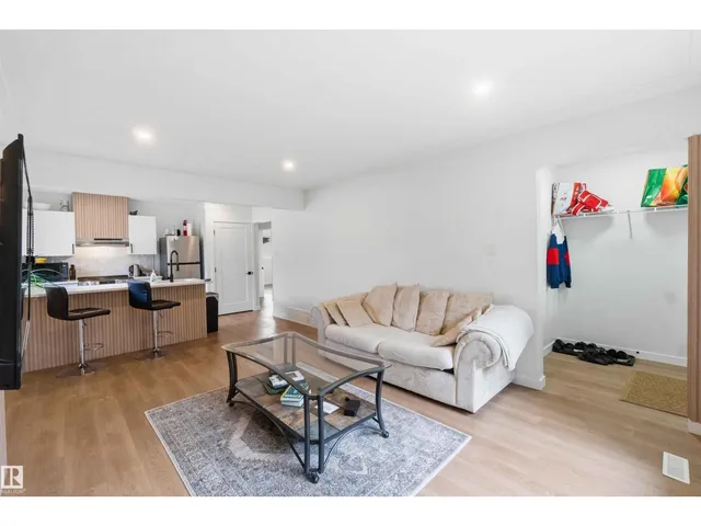NW - 8522 8524 84 AV, Edmonton 4