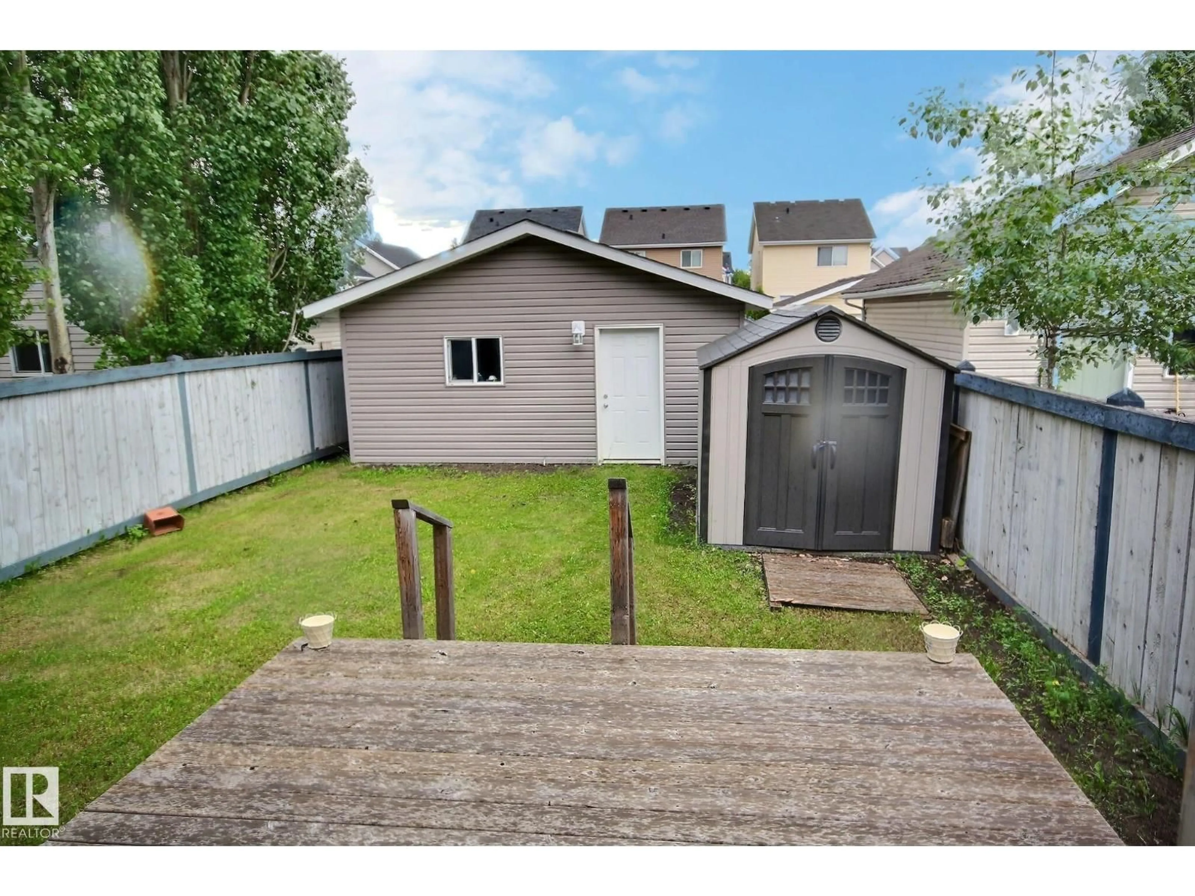 Shed for 1516 76 ST, Edmonton Alberta T6X1M3