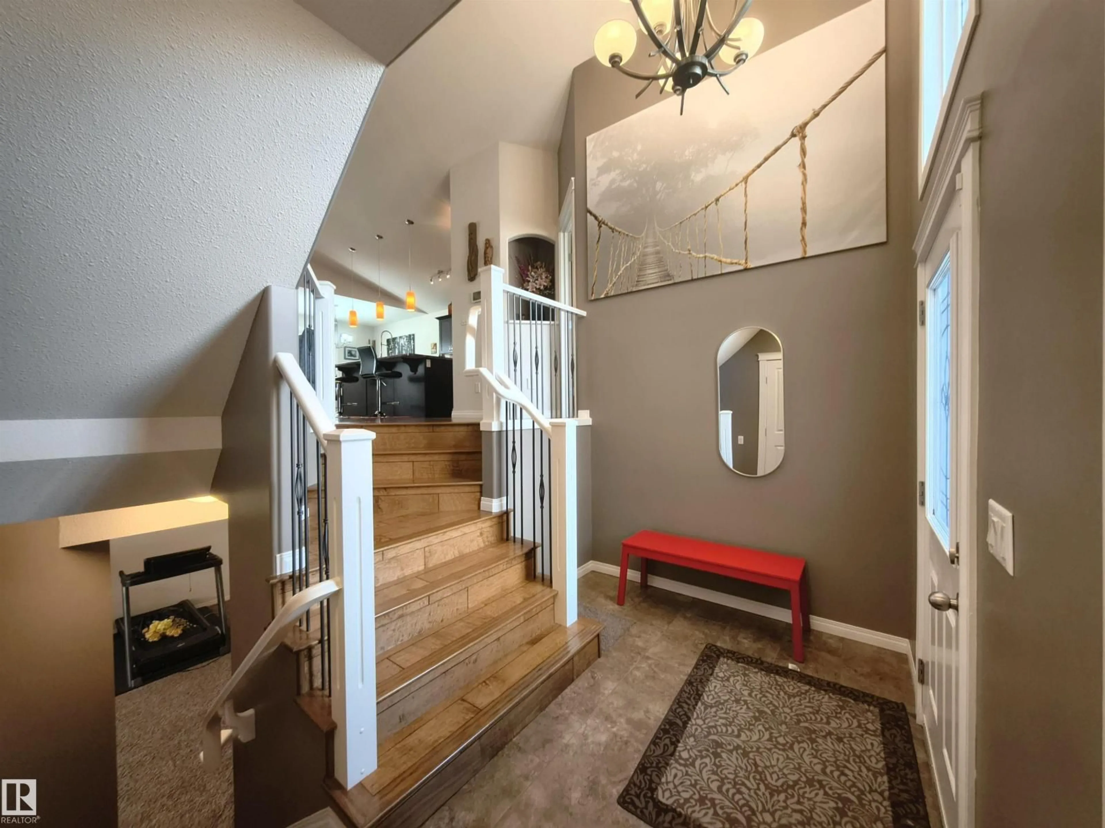 Indoor foyer for 3901 44A AV, Drayton Valley Alberta T7A1V9