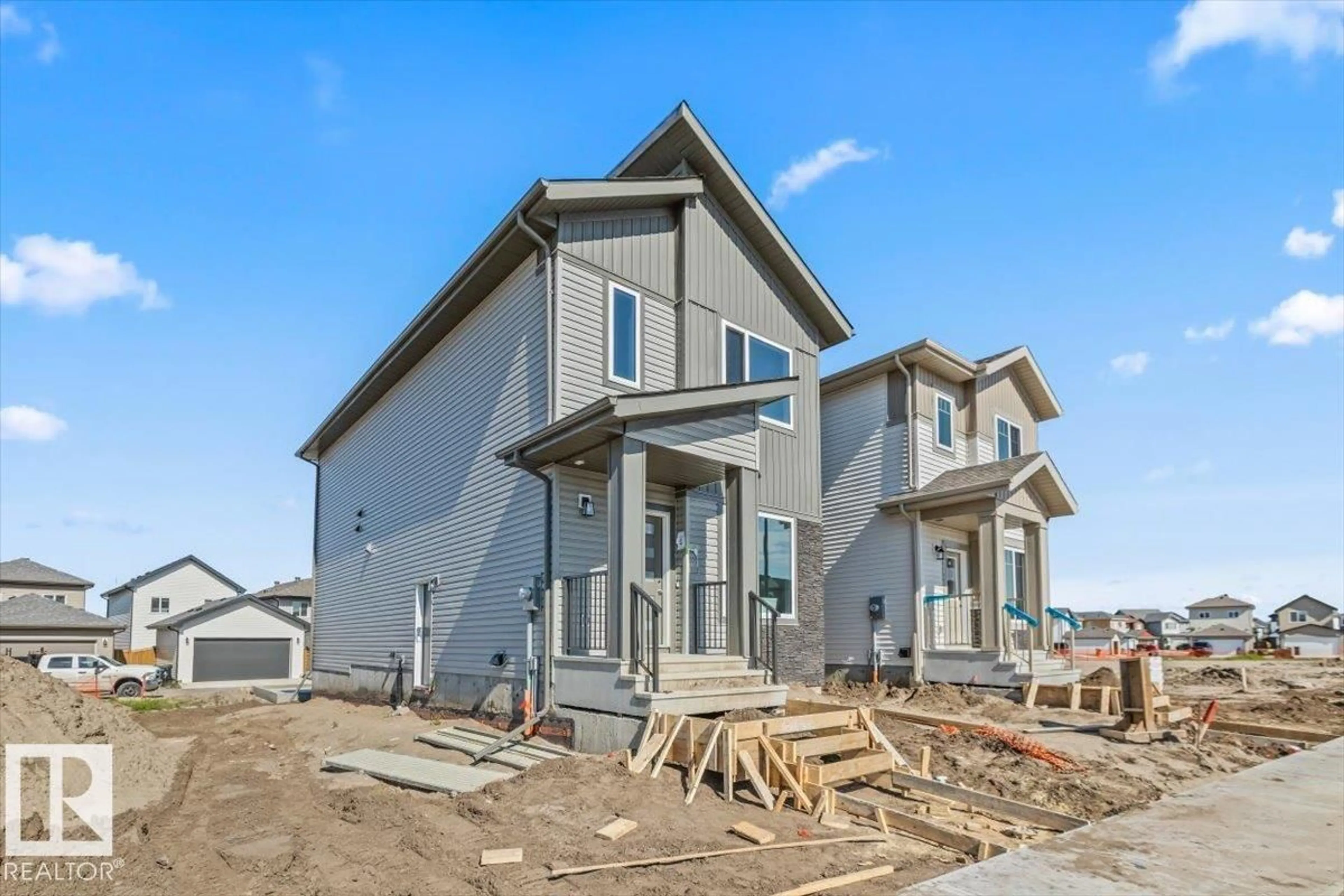 Home with vinyl exterior material, unknown for 18 JUNIPER WD, Fort Saskatchewan Alberta T8L0J9
