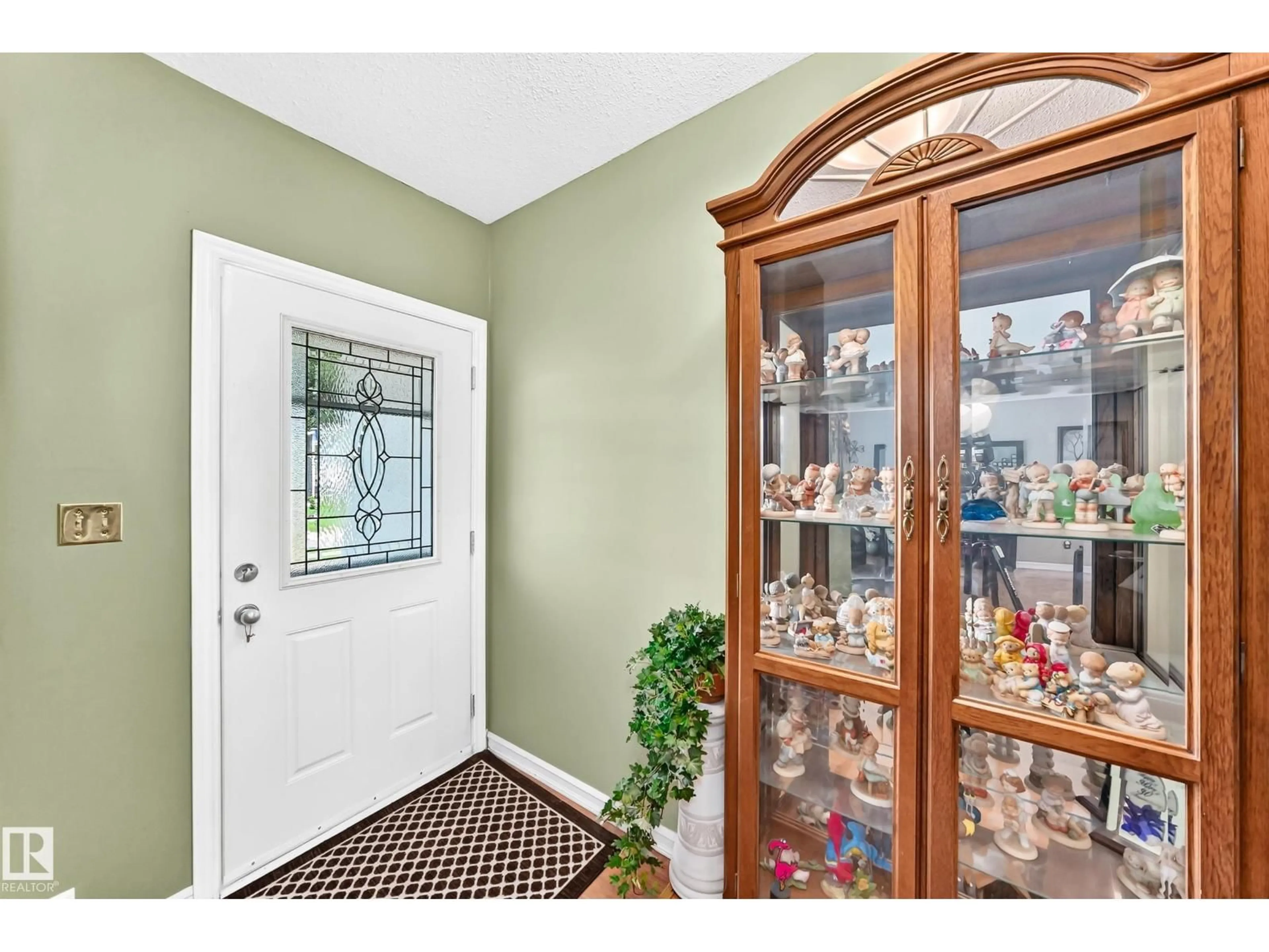 Indoor entryway for 11423 161 AV, Edmonton Alberta T5X2K9