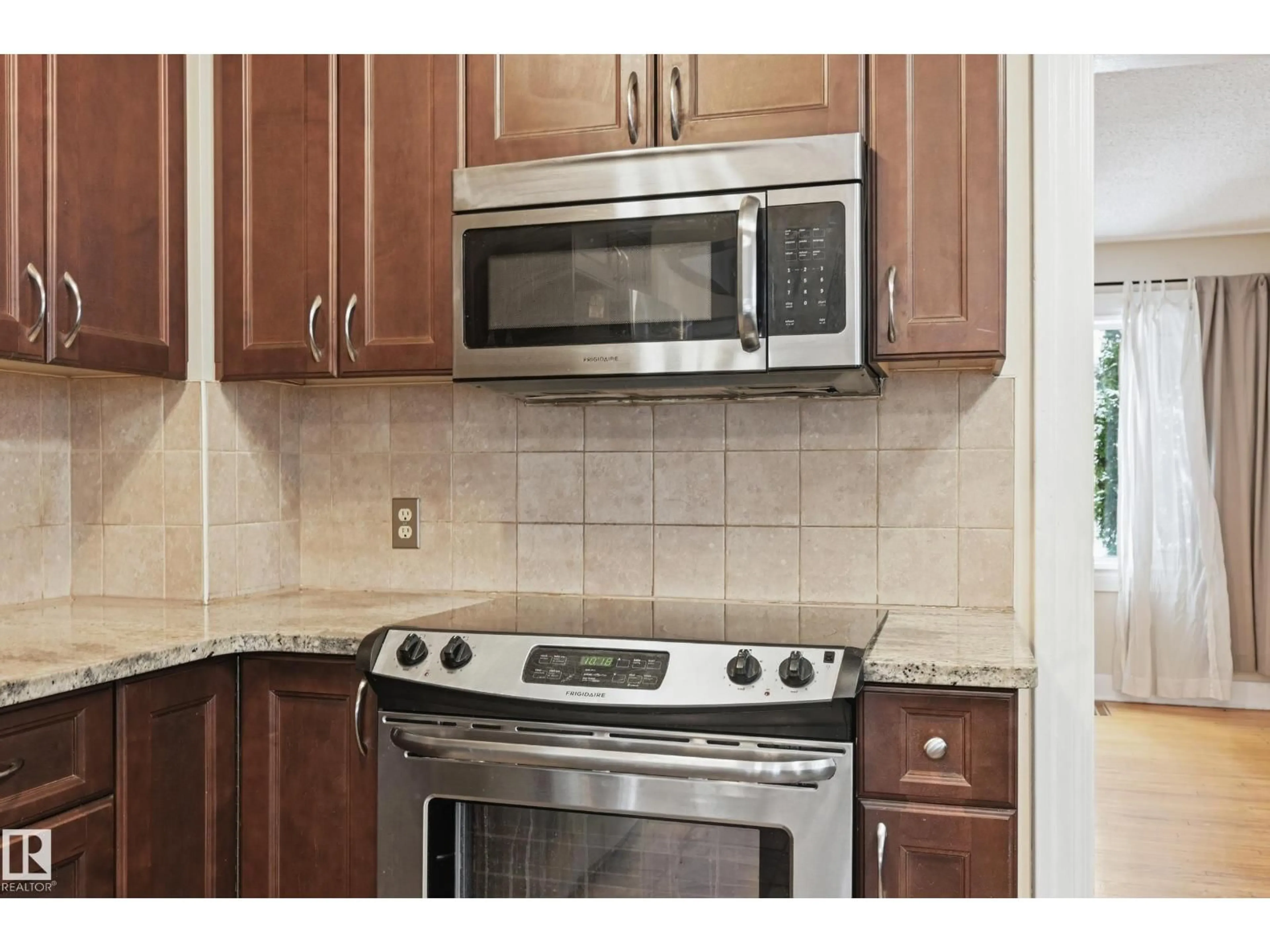 Standard kitchen, ceramic/tile floor for NW - 11019 126 ST, Edmonton Alberta T5M0P8