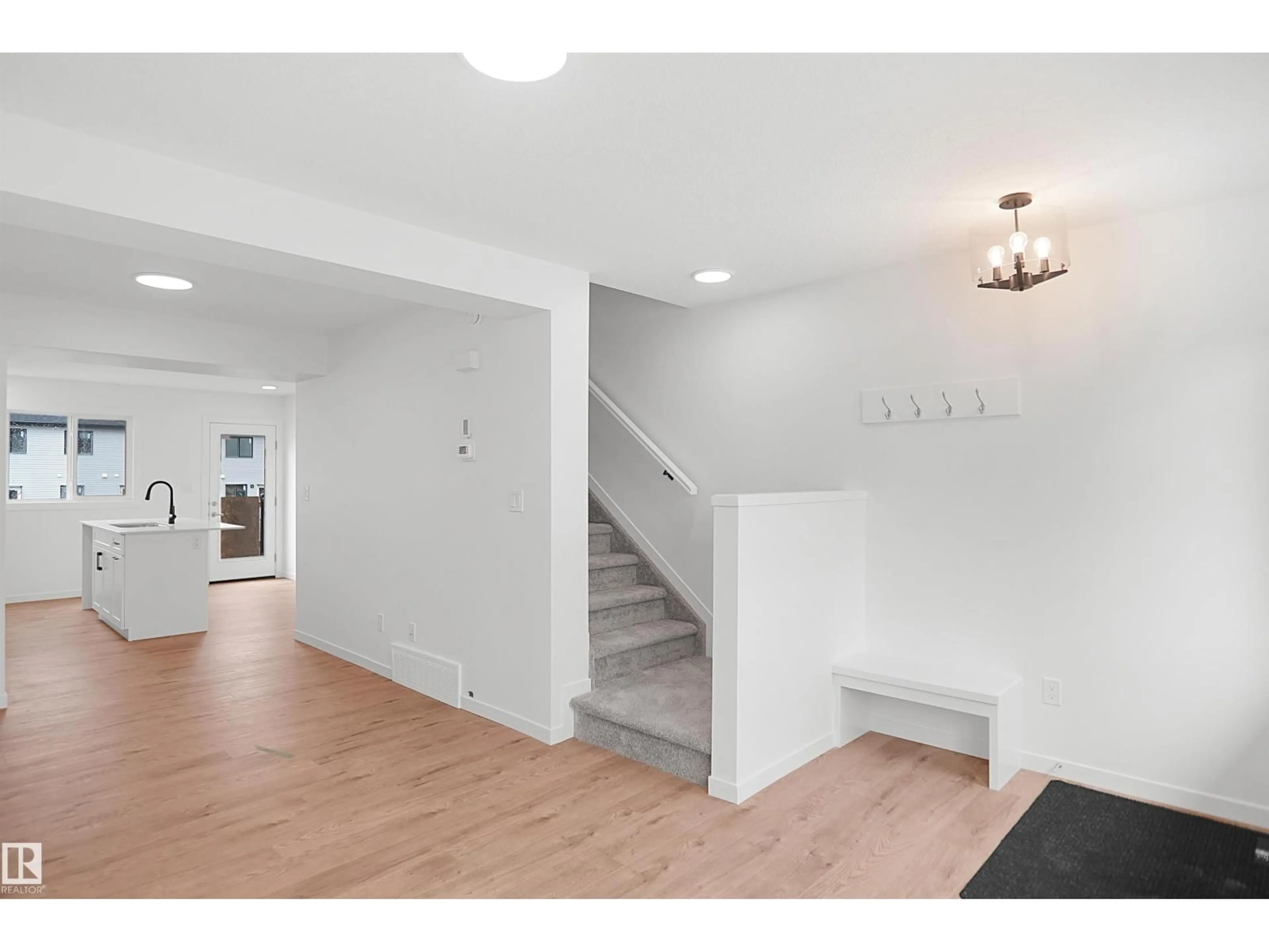Unknown for NW - 1320 9 ST, Edmonton Alberta T6T2W2