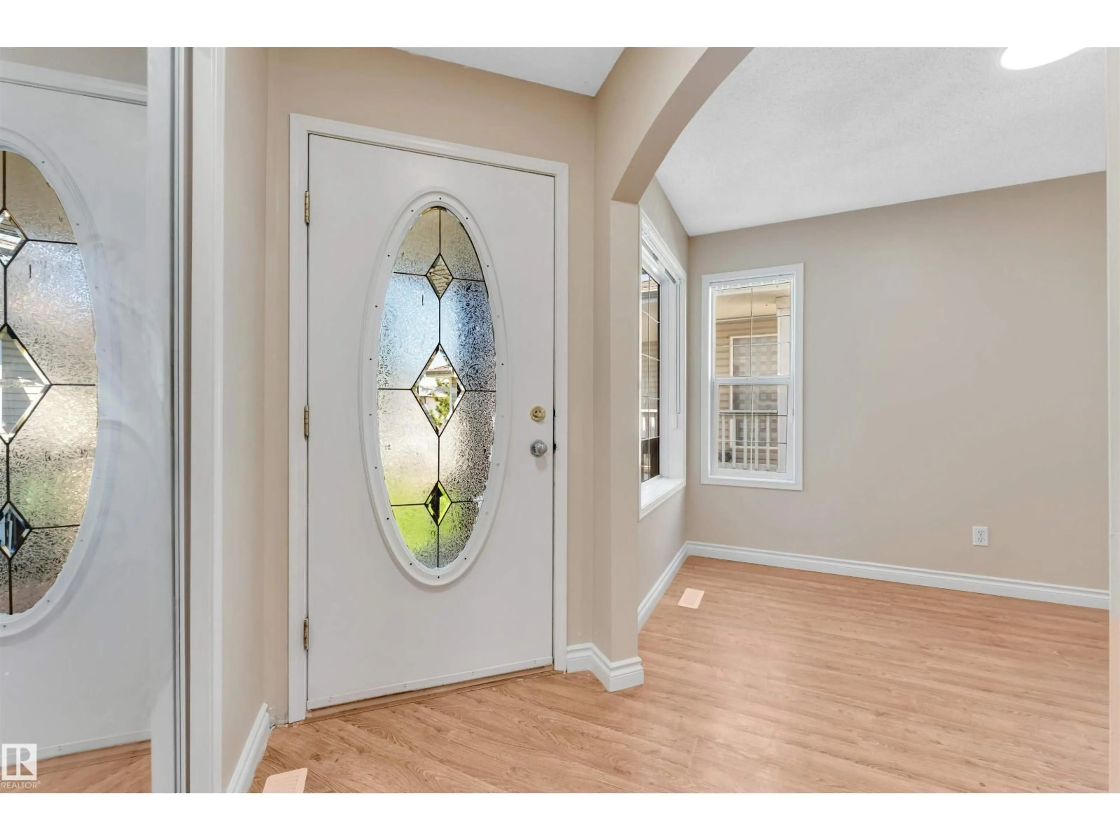 Indoor entryway for NW - 2321 37B AVE, Edmonton Alberta T6T1N8
