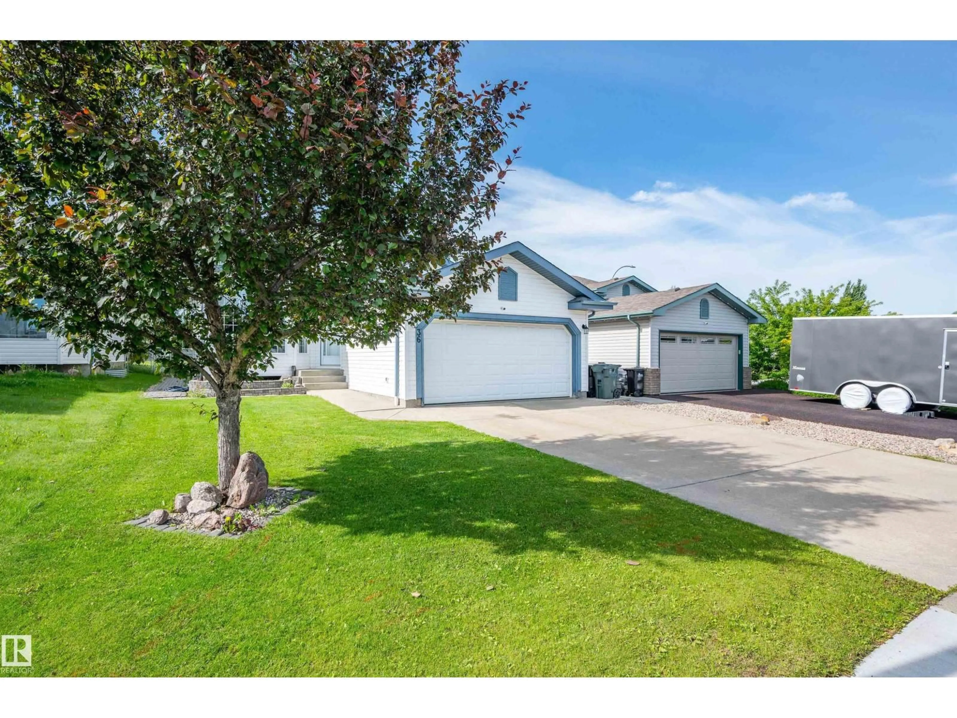 A pic from outside/outdoor area/front of a property/back of a property/a pic from drone, street for 36 DAWSON CR, Sherwood Park Alberta T8H1Z6