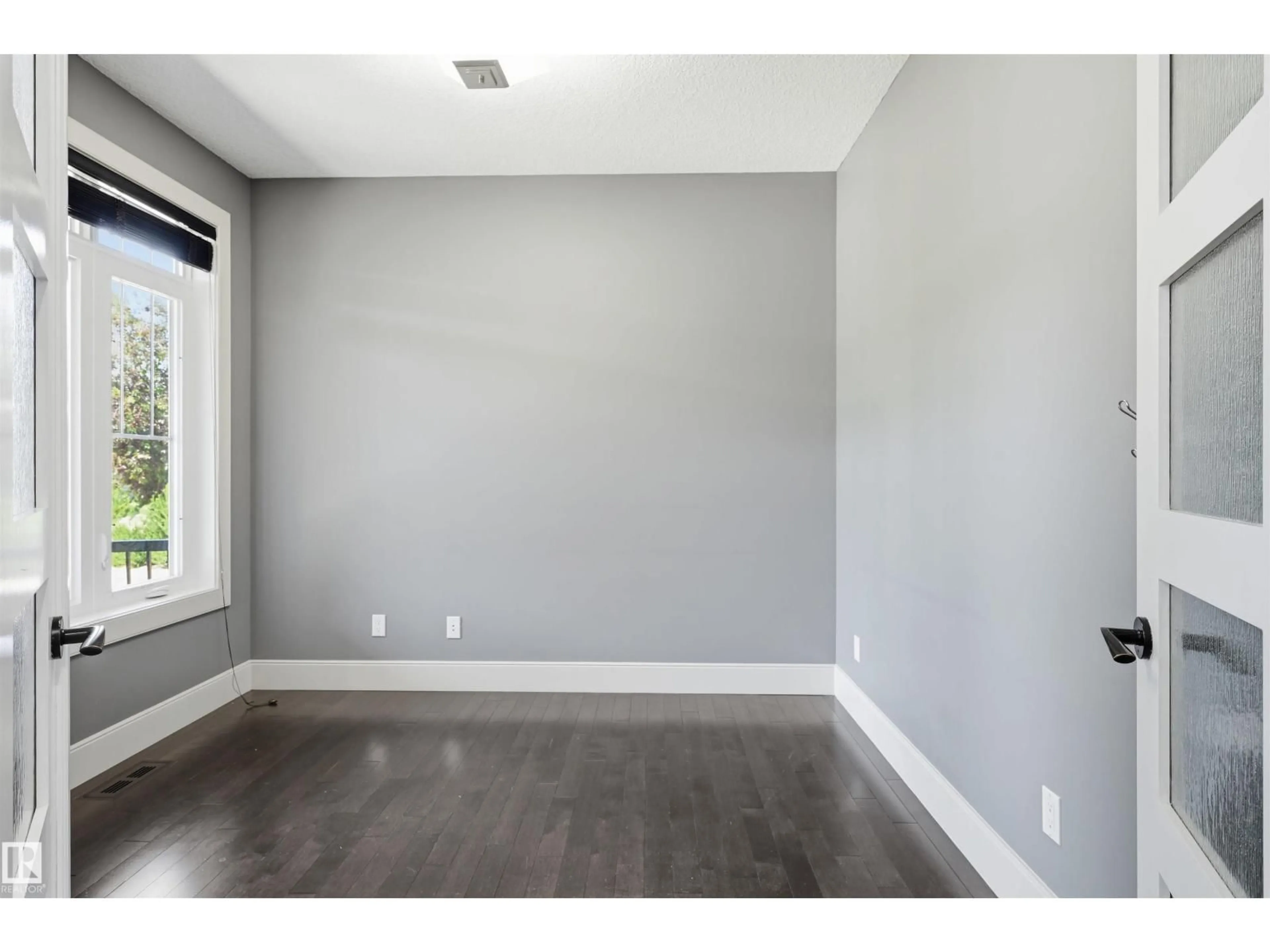 A pic of a room for 5216 MULLEN CT, Edmonton Alberta T6R0R2