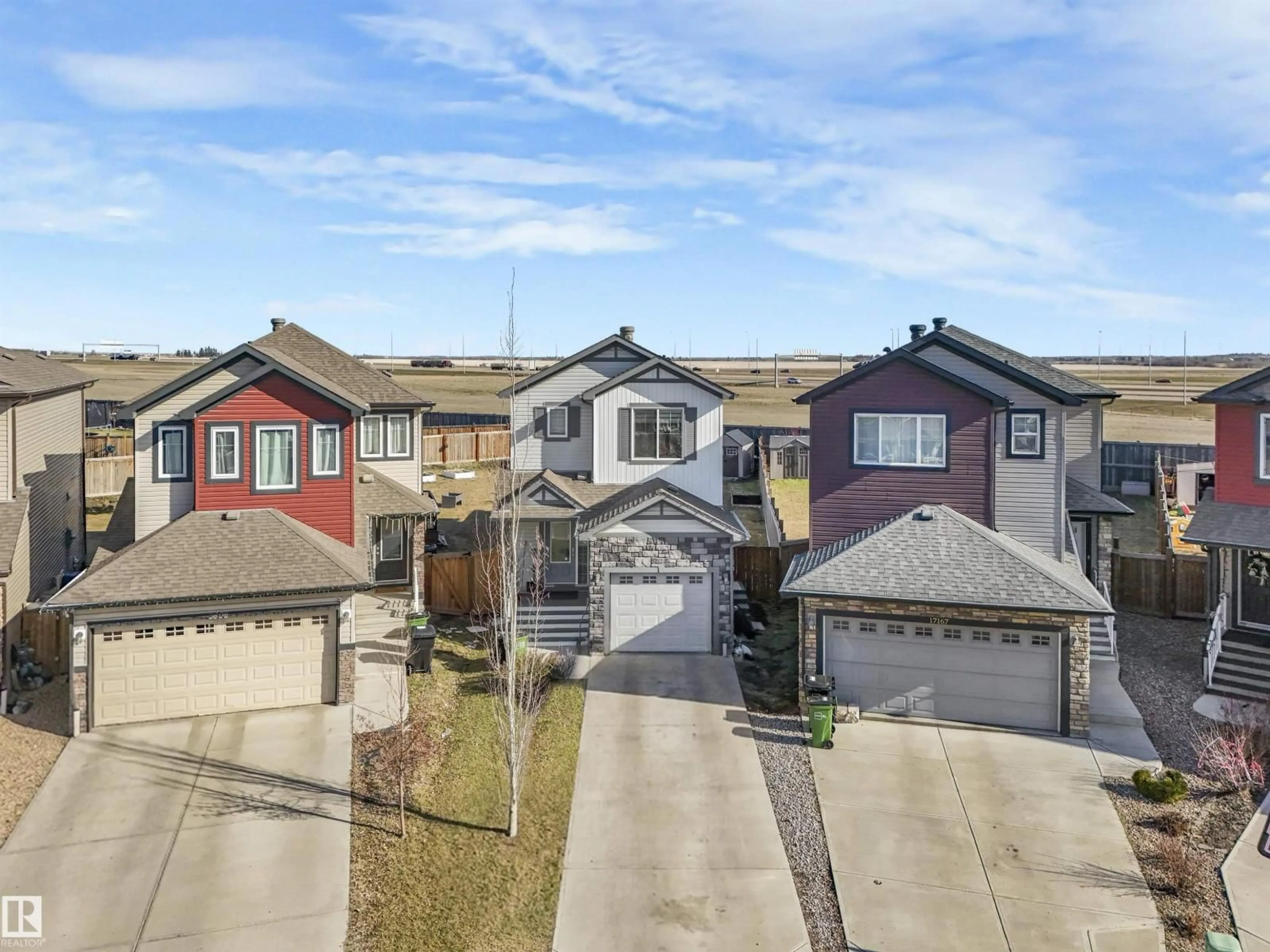 A pic from outside/outdoor area/front of a property/back of a property/a pic from drone, street for NW - 17171 38 ST, Edmonton Alberta T5Y3R7