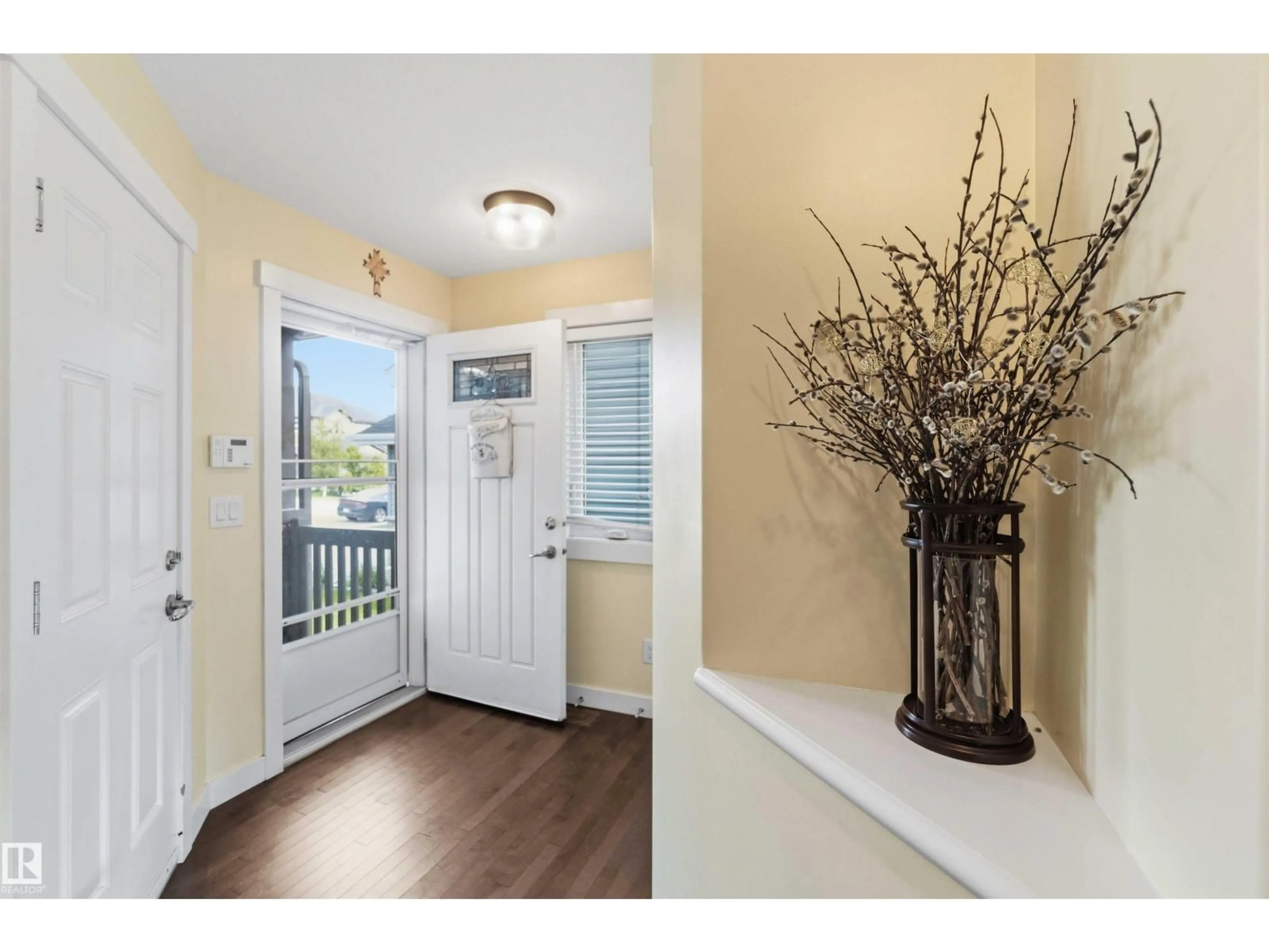 Indoor entryway for 7441 ELLESMERE WY, Sherwood Park Alberta T8H0N4