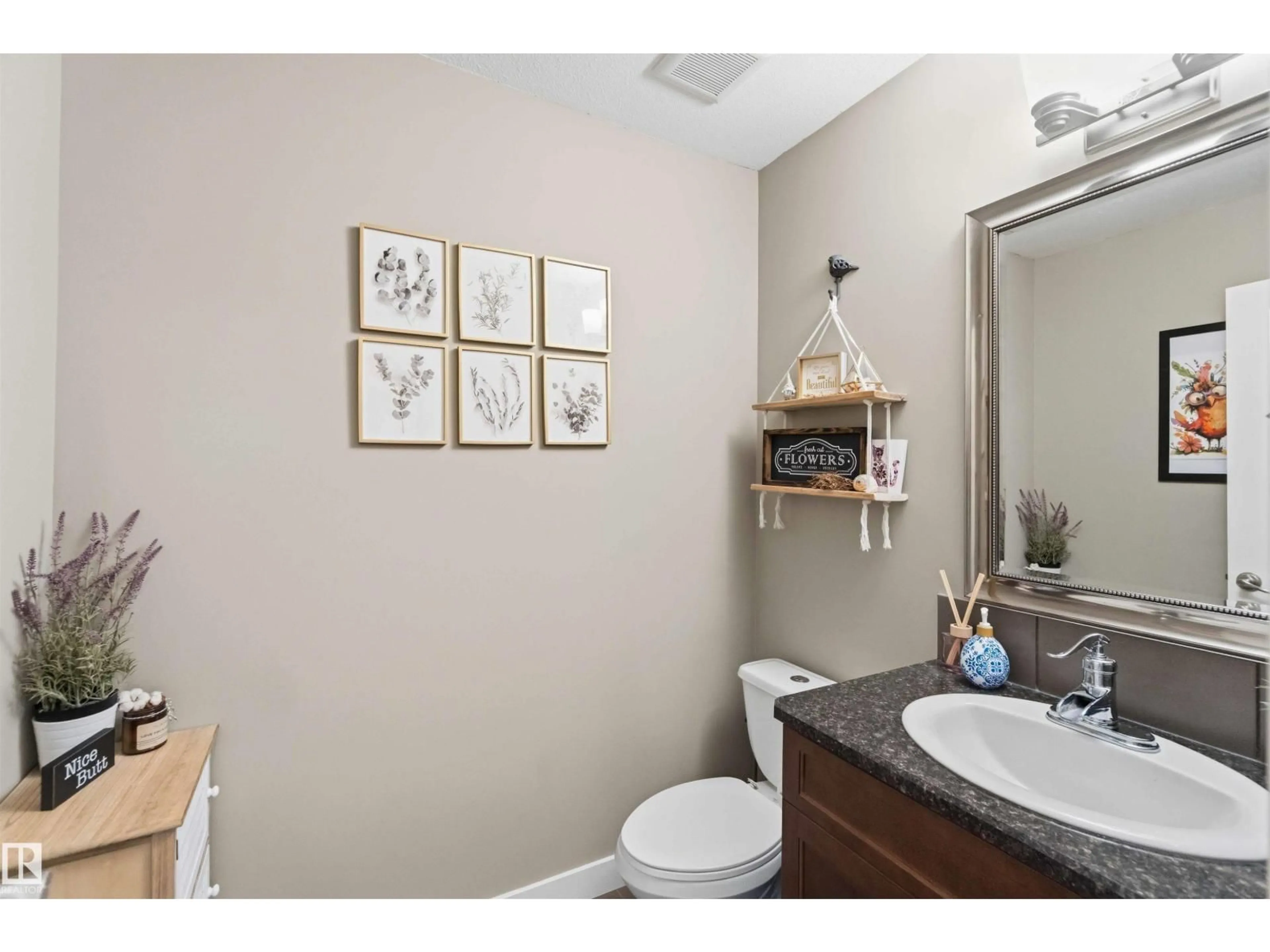 Standard bathroom, ceramic/tile floor for 7441 ELLESMERE WY, Sherwood Park Alberta T8H0N4