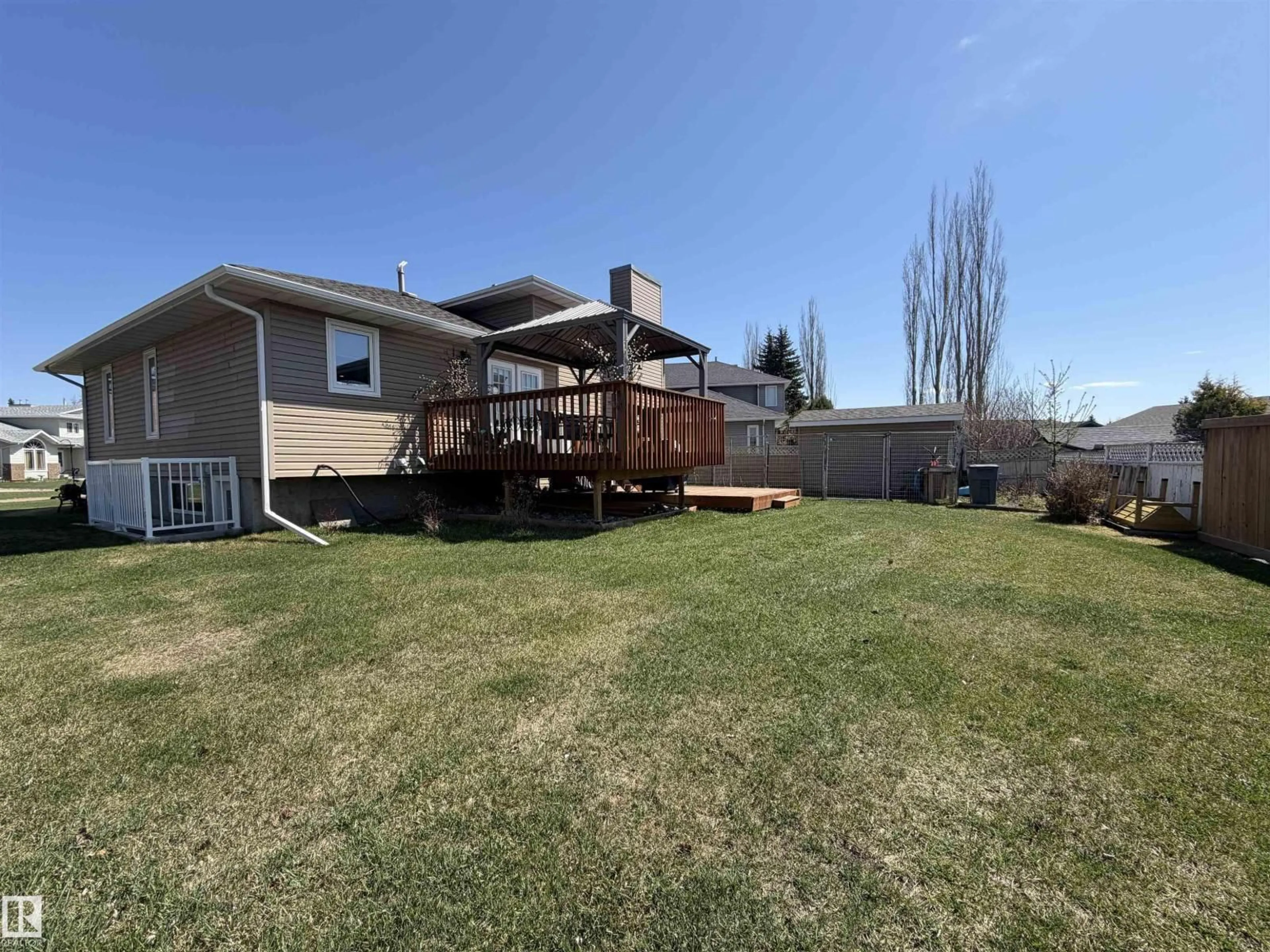 A pic from outside/outdoor area/front of a property/back of a property/a pic from drone, unknown for 4515 56A AV, Stony Plain Alberta T7Z1C9