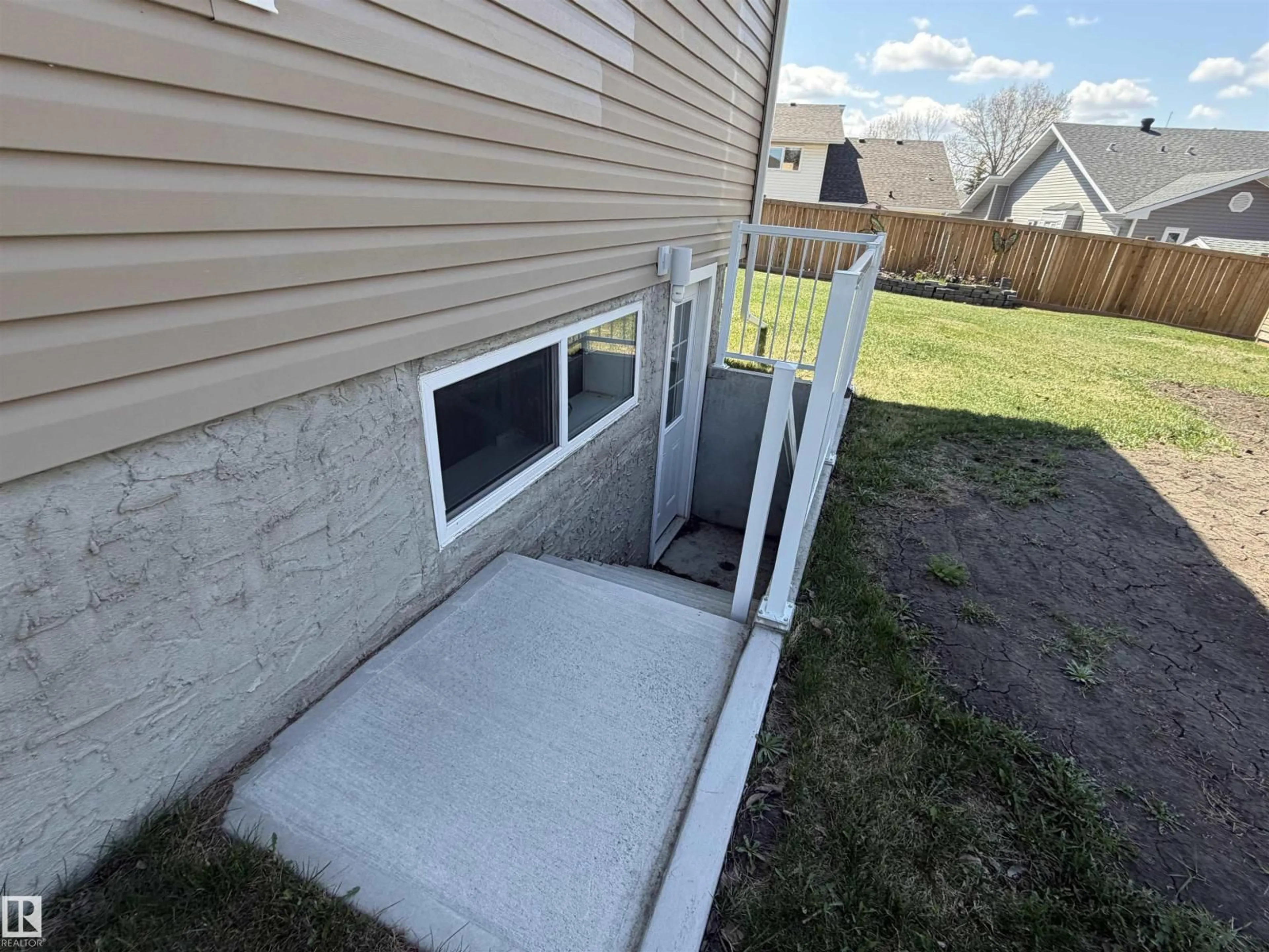 Patio, street for 4515 56A AV, Stony Plain Alberta T7Z1C9