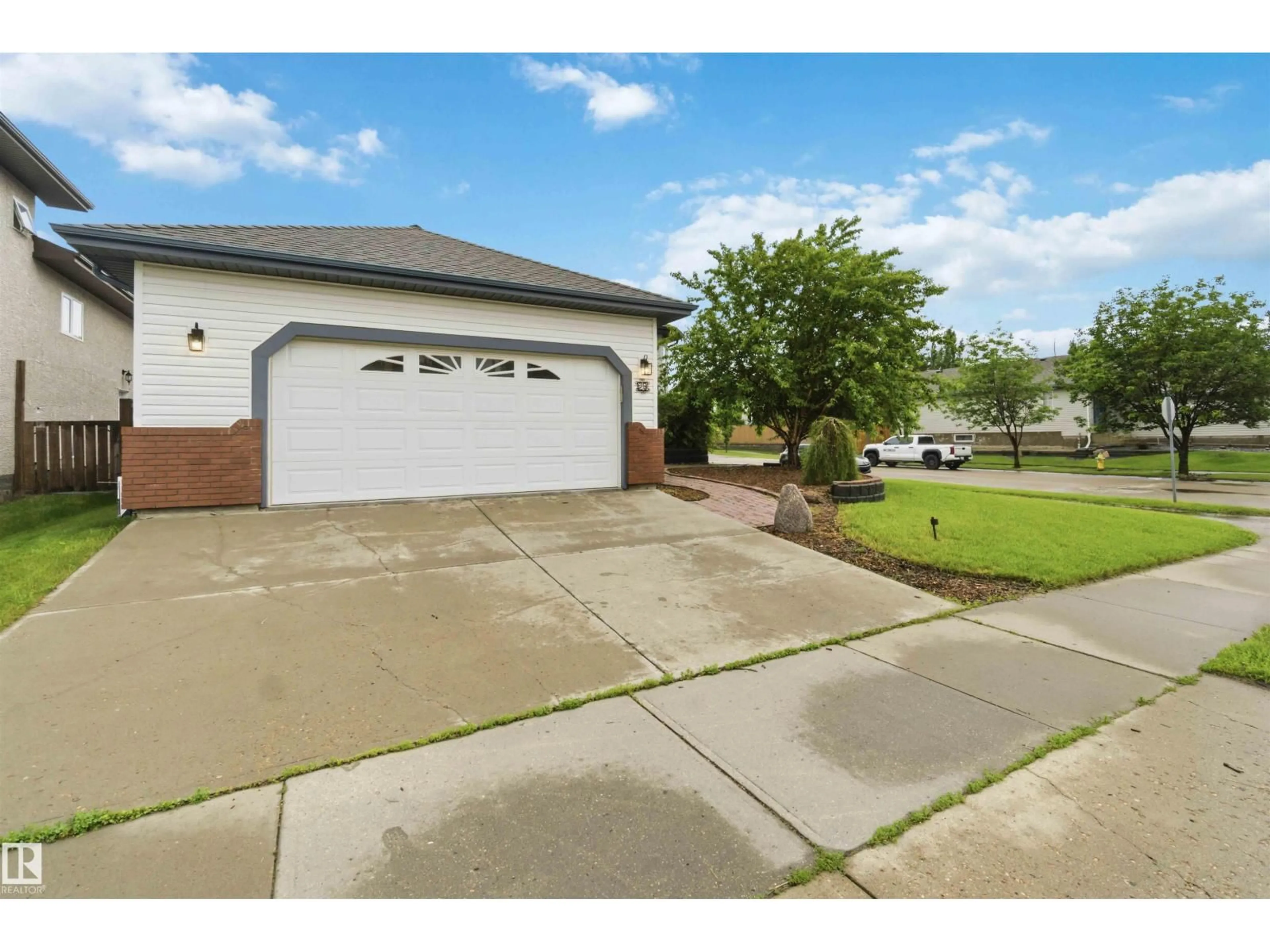 Unknown for 29 RUE BOUCHARD, Beaumont Alberta T4X1R5