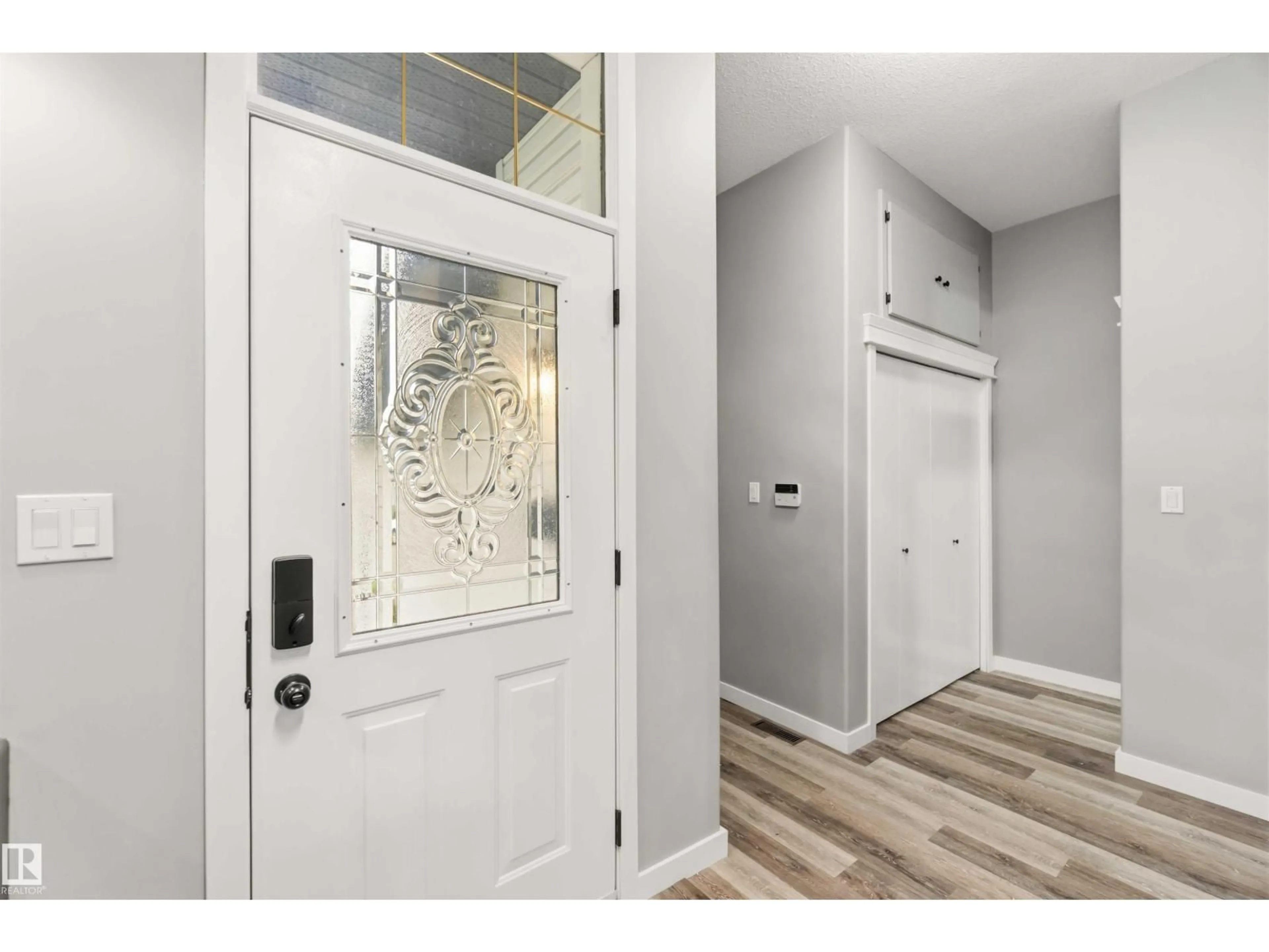 Indoor entryway for 29 RUE BOUCHARD, Beaumont Alberta T4X1R5