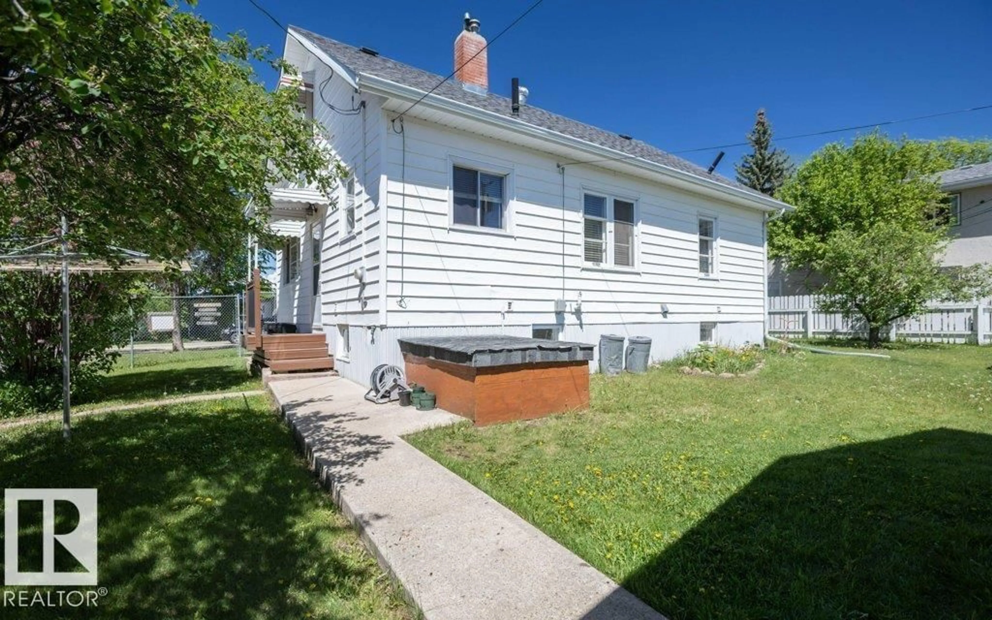 Unknown for 5131 52 ST, Barrhead Alberta T7N1E9