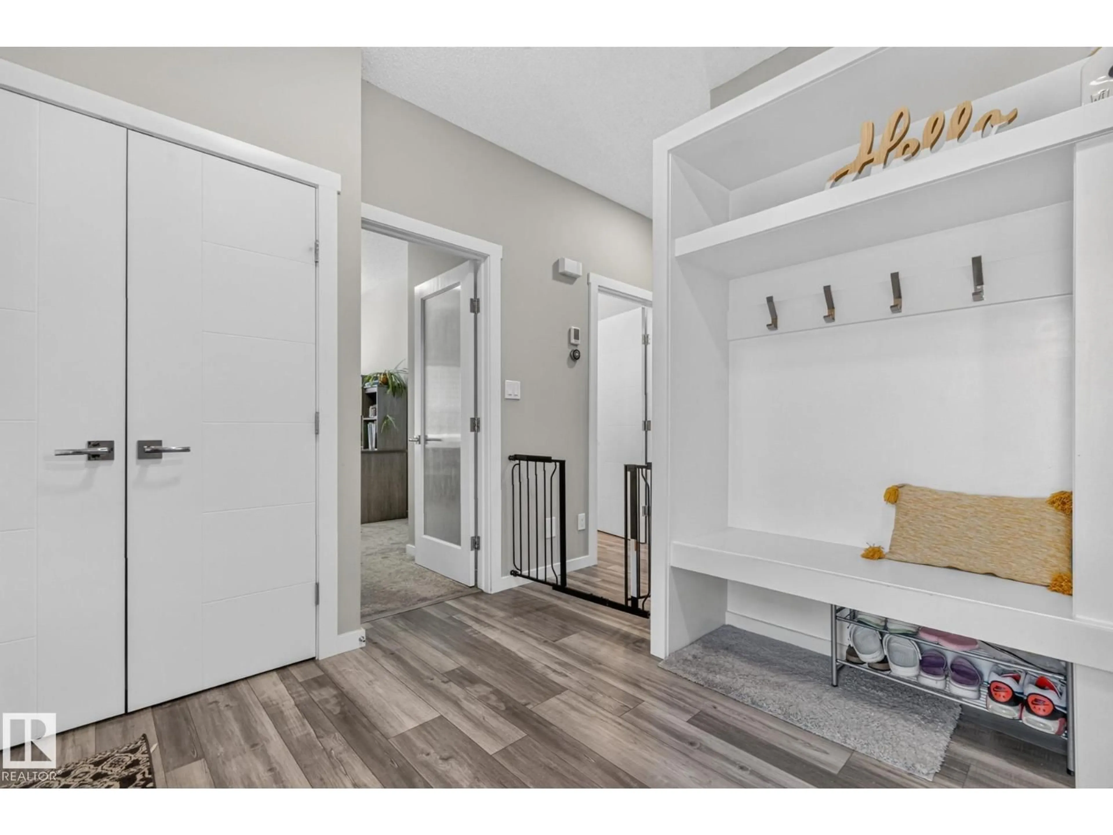 Indoor entryway for 2534 WONNACOTT LO, Edmonton Alberta T6X2K6