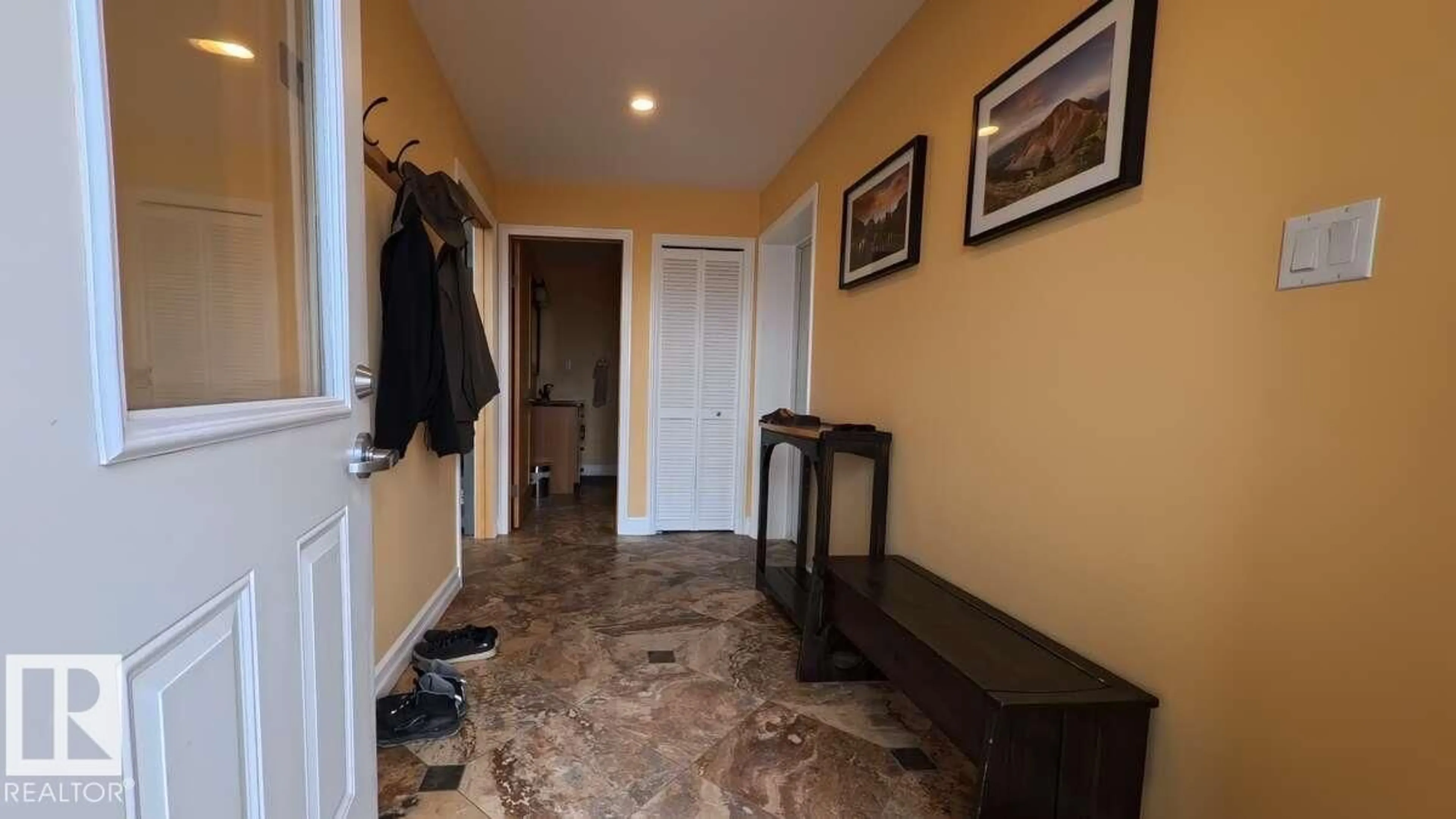 Indoor entryway for 60014 RANGE RD 460, Rural Bonnyville M.D. Alberta T9N2E5