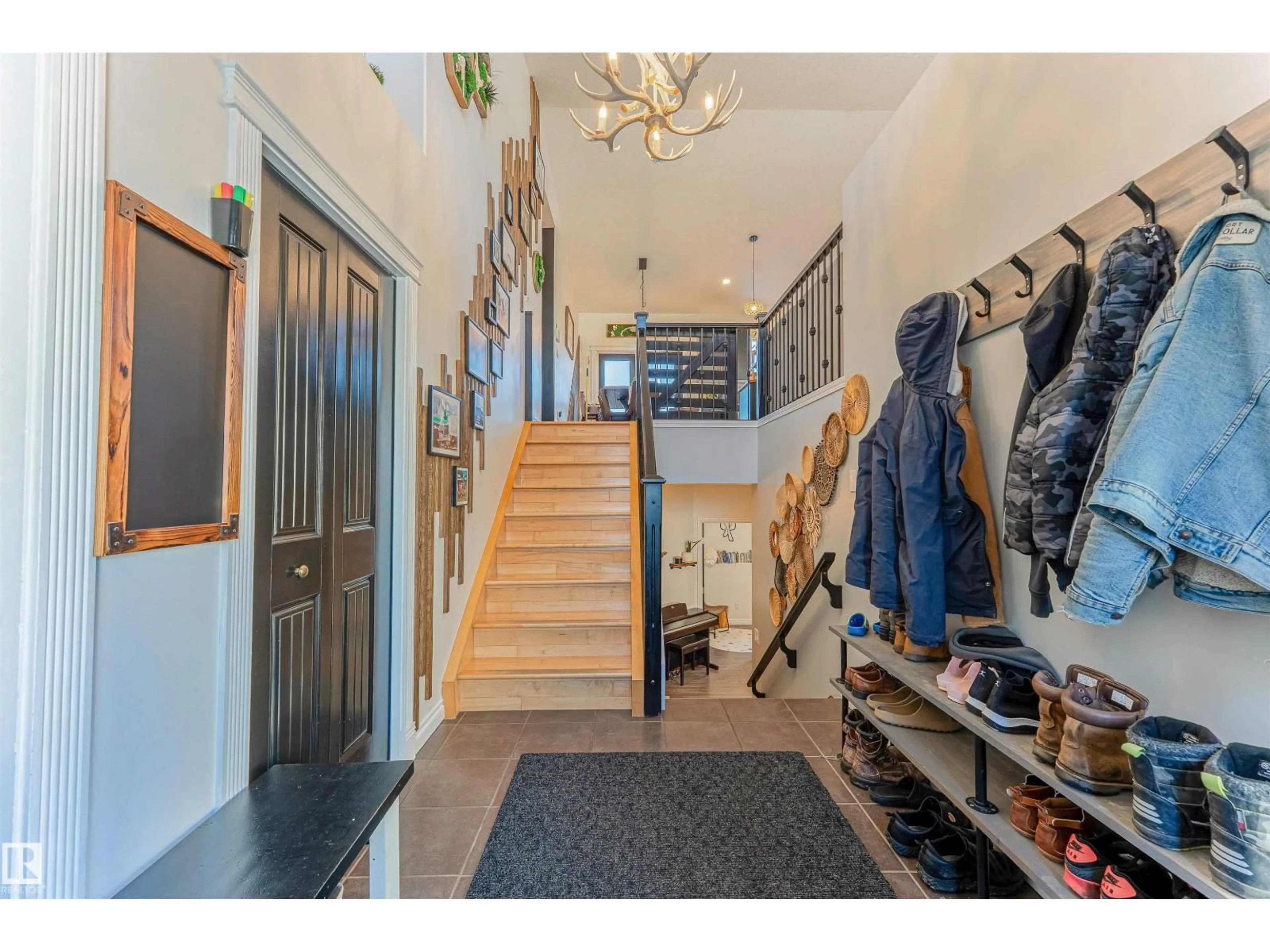 Indoor entryway for 4804 64 AV, Cold Lake Alberta T9M0A9