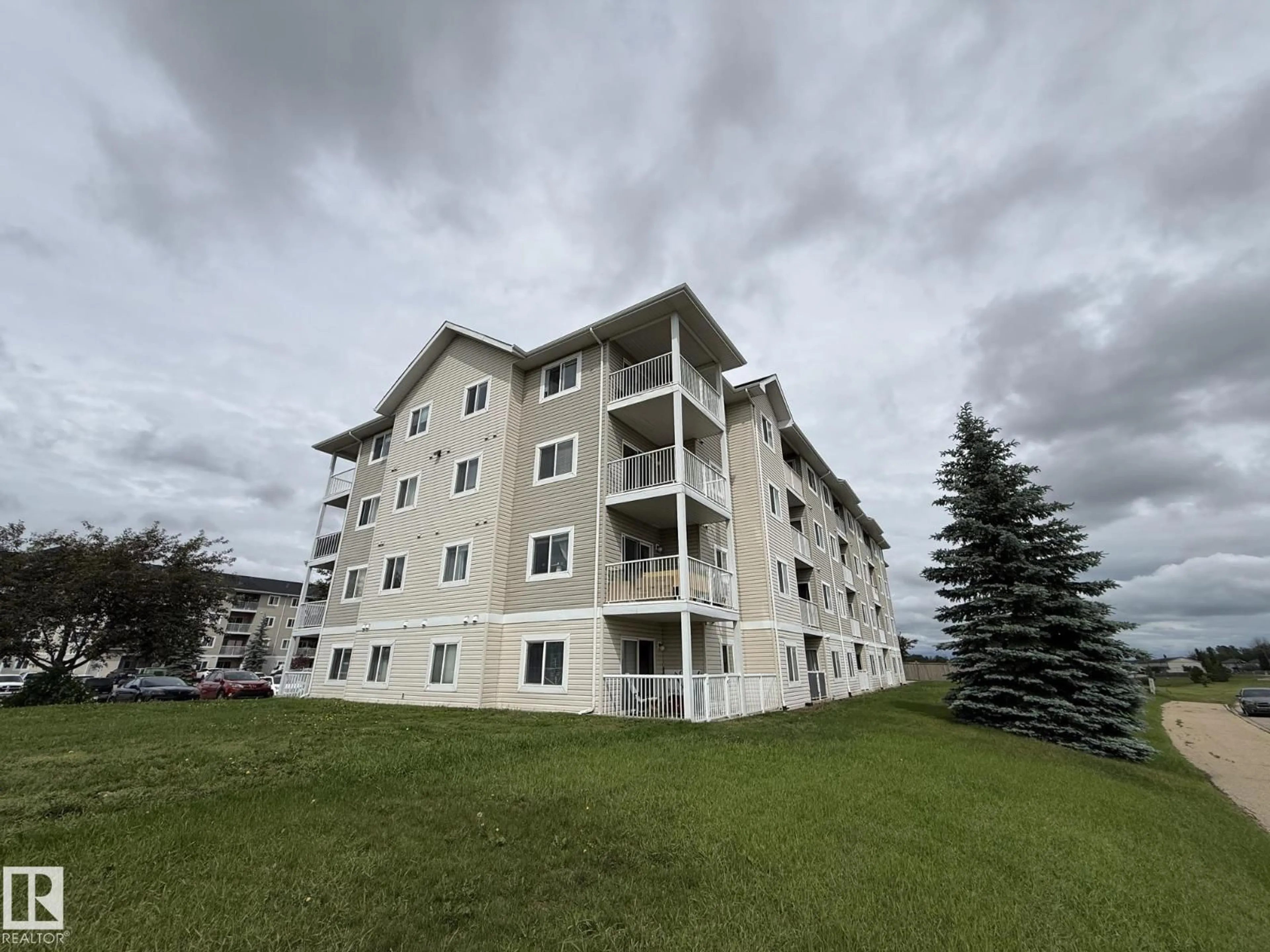 Unknown for 301 - 4309 33 ST, Stony Plain Alberta T7Z0C4