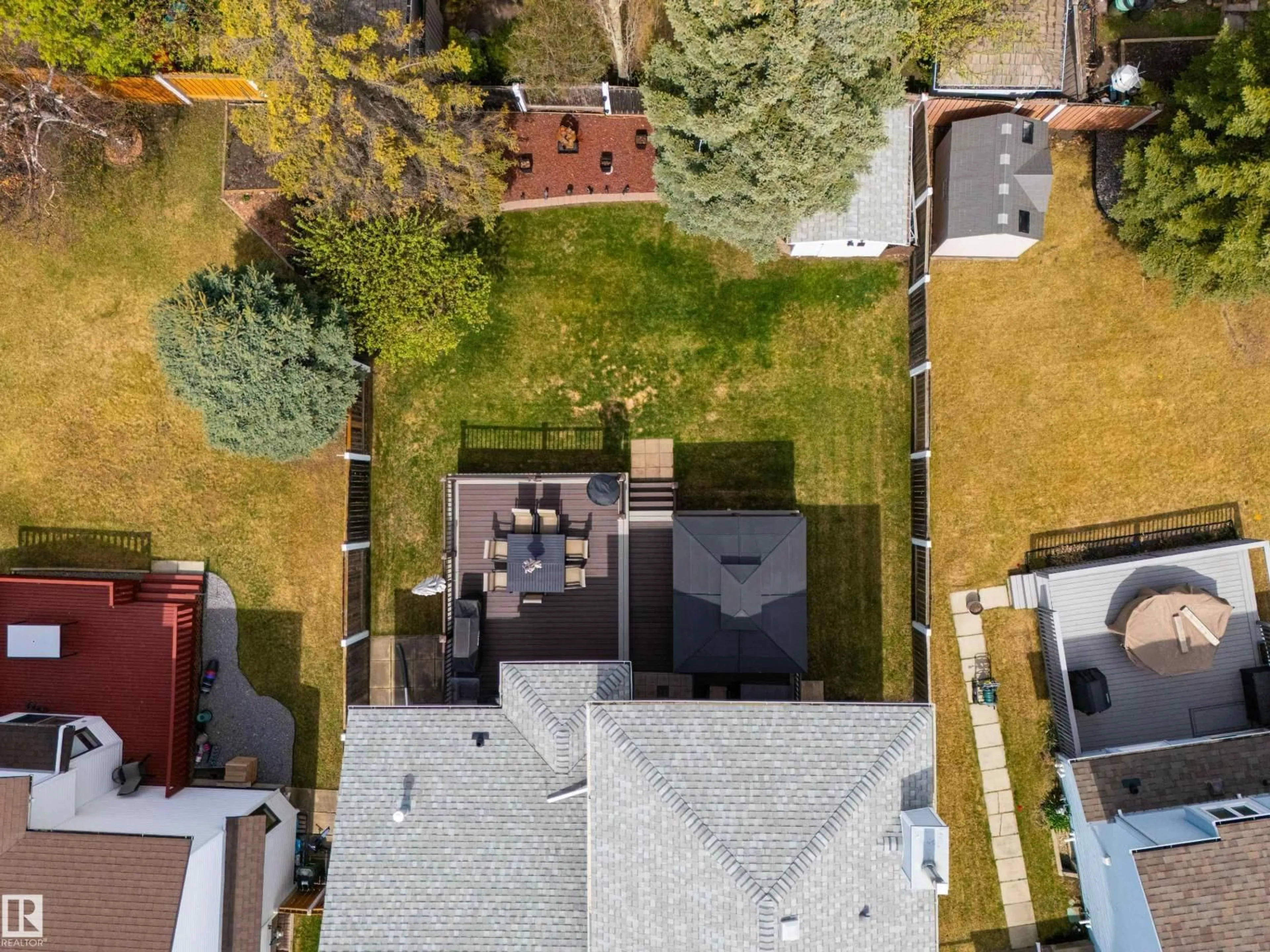 A pic from outside/outdoor area/front of a property/back of a property/a pic from drone, street for 11028 11 AV, Edmonton Alberta T6J6M9