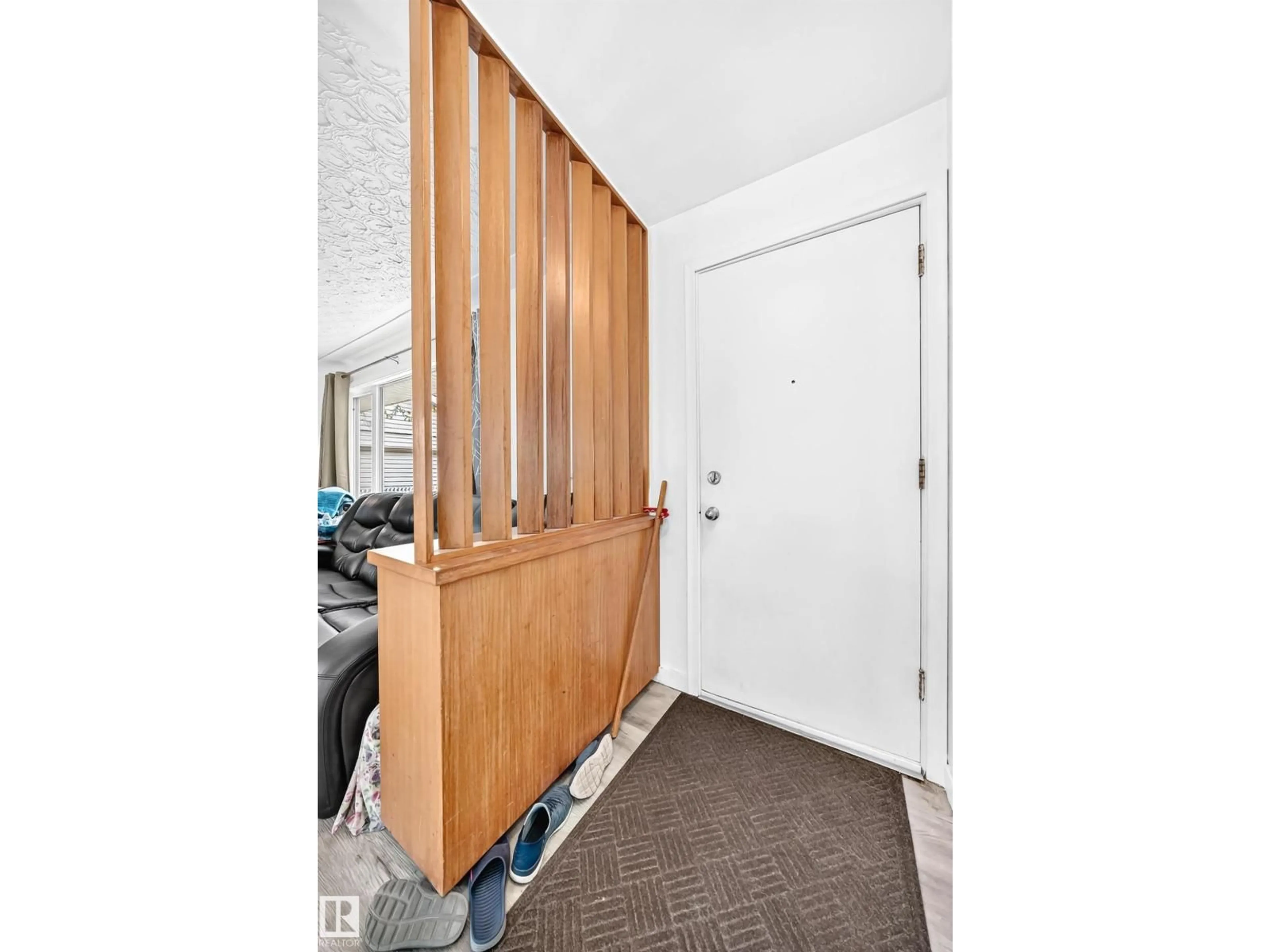 Indoor entryway for NW - 13316 122 ST, Edmonton Alberta T5L0G3