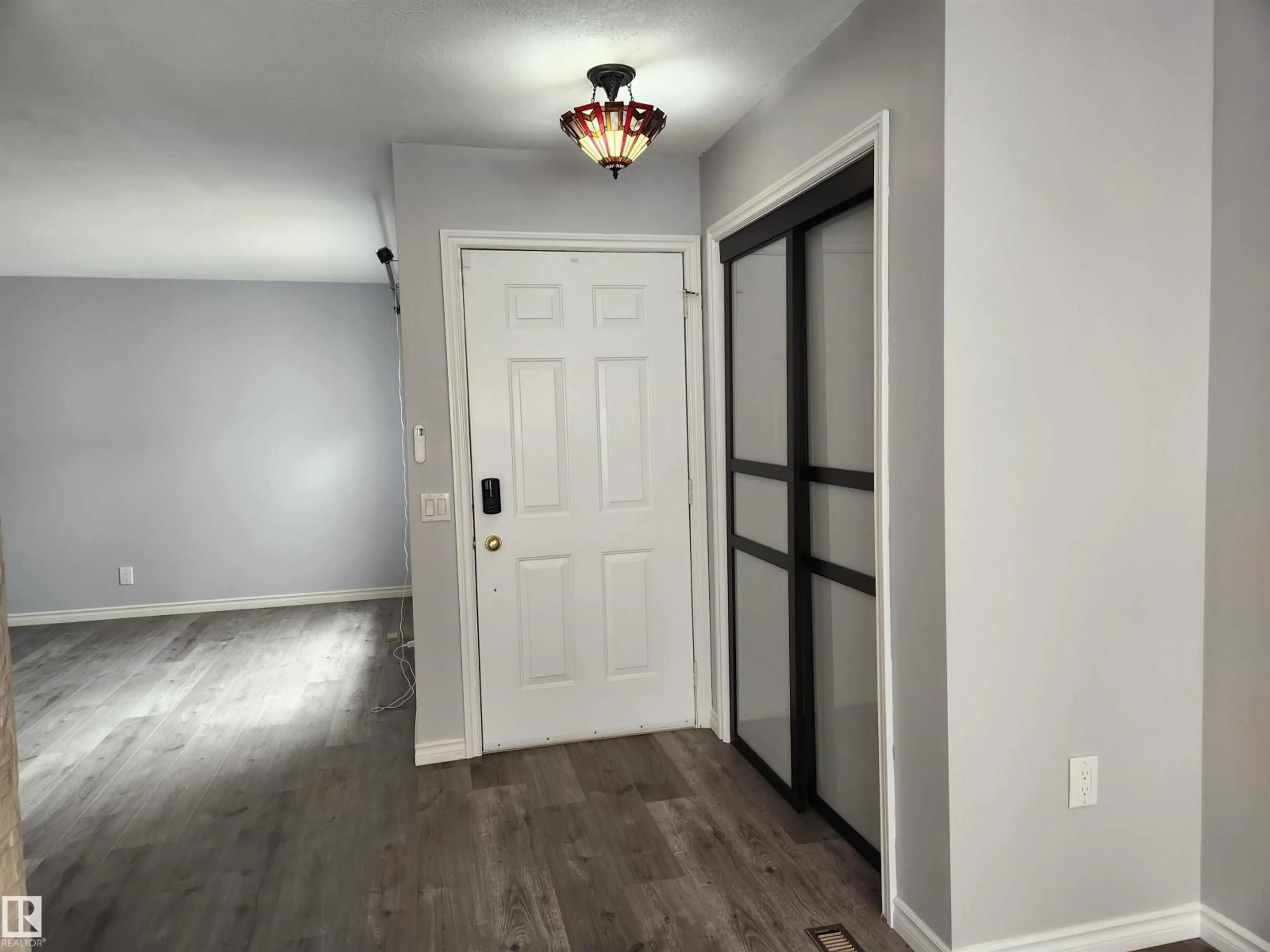 Indoor entryway for 110 BLUEBERRY CR, Sherwood Park Alberta T8H1P5