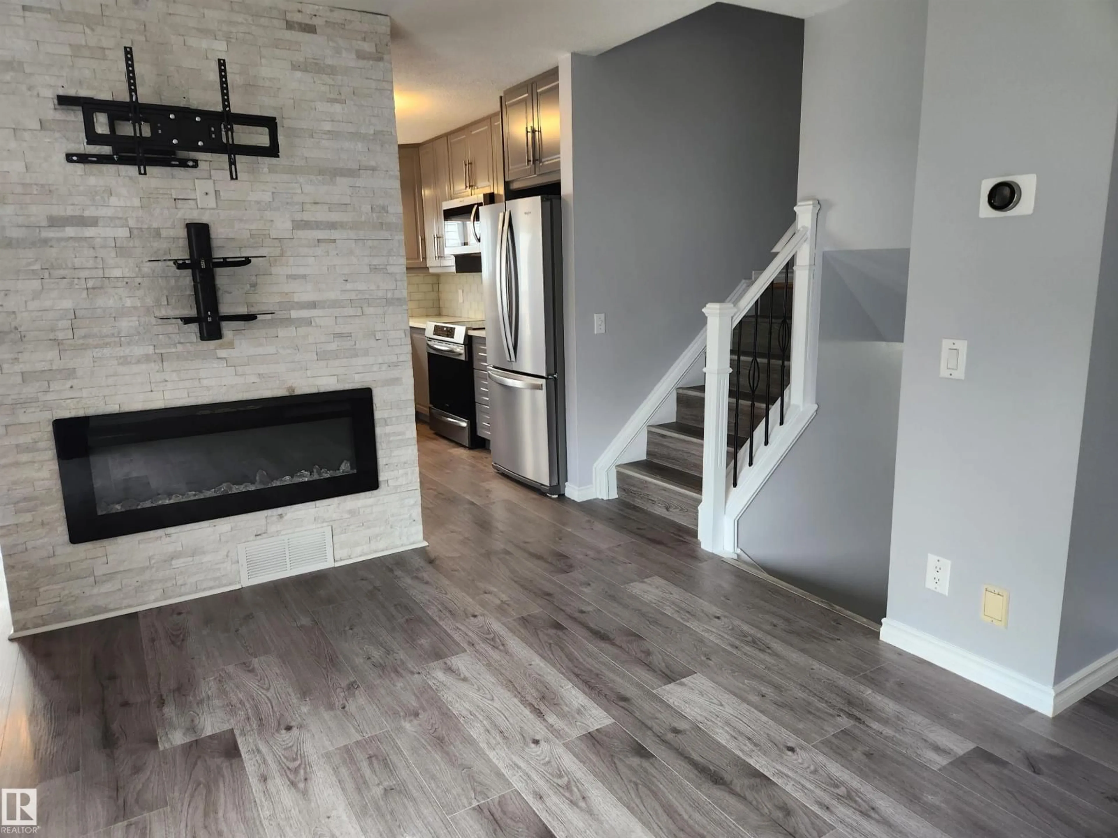 Unknown for 110 BLUEBERRY CR, Sherwood Park Alberta T8H1P5