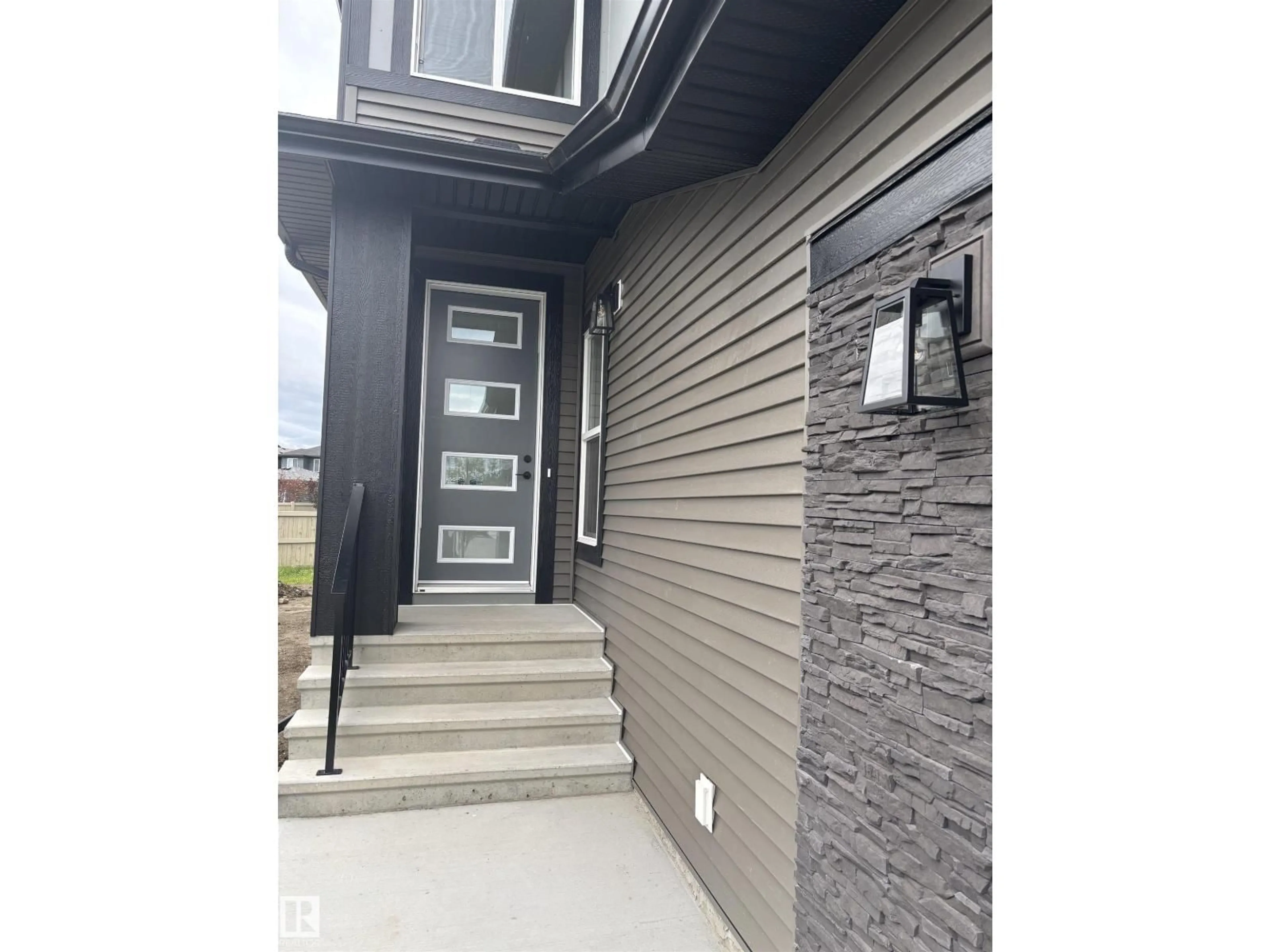 Unknown for 1061 GOLDFINCH WY, Edmonton Alberta T5S0R2