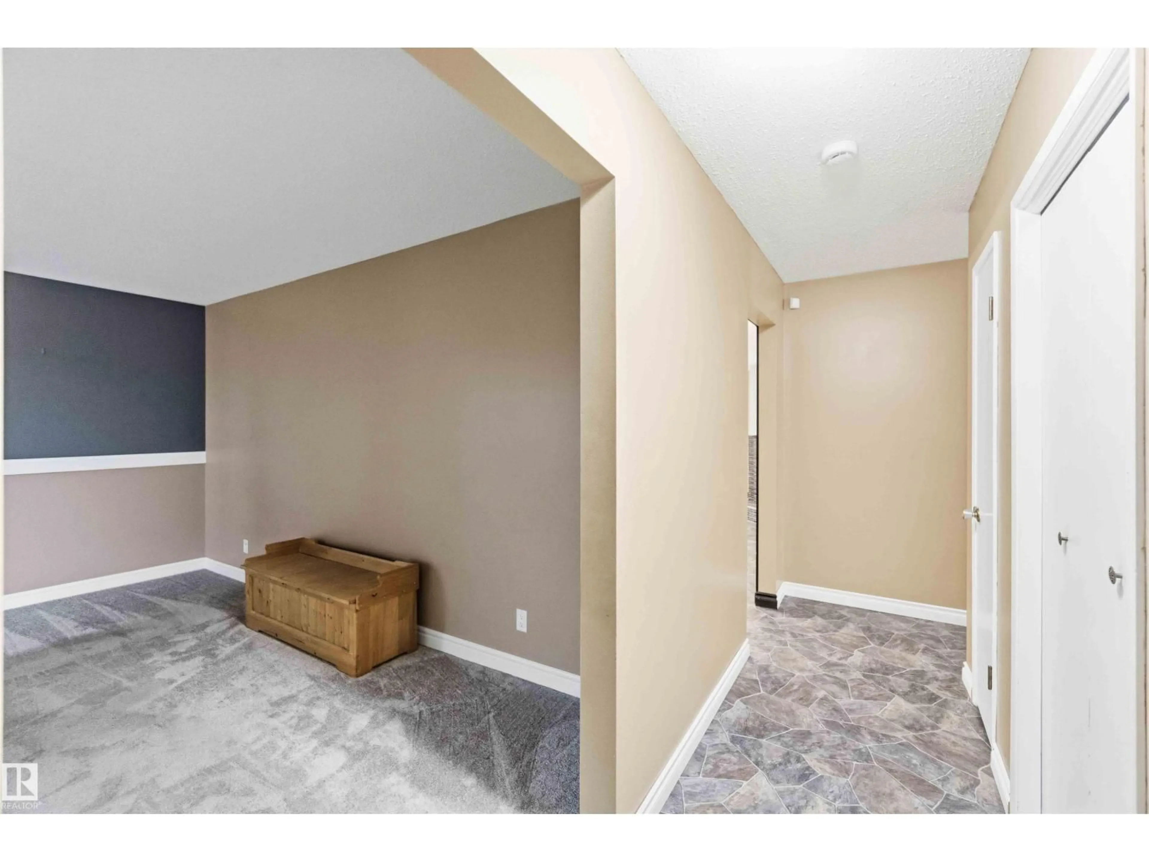 Unknown for NW - 17303 107 ST, Edmonton Alberta T5H3H5