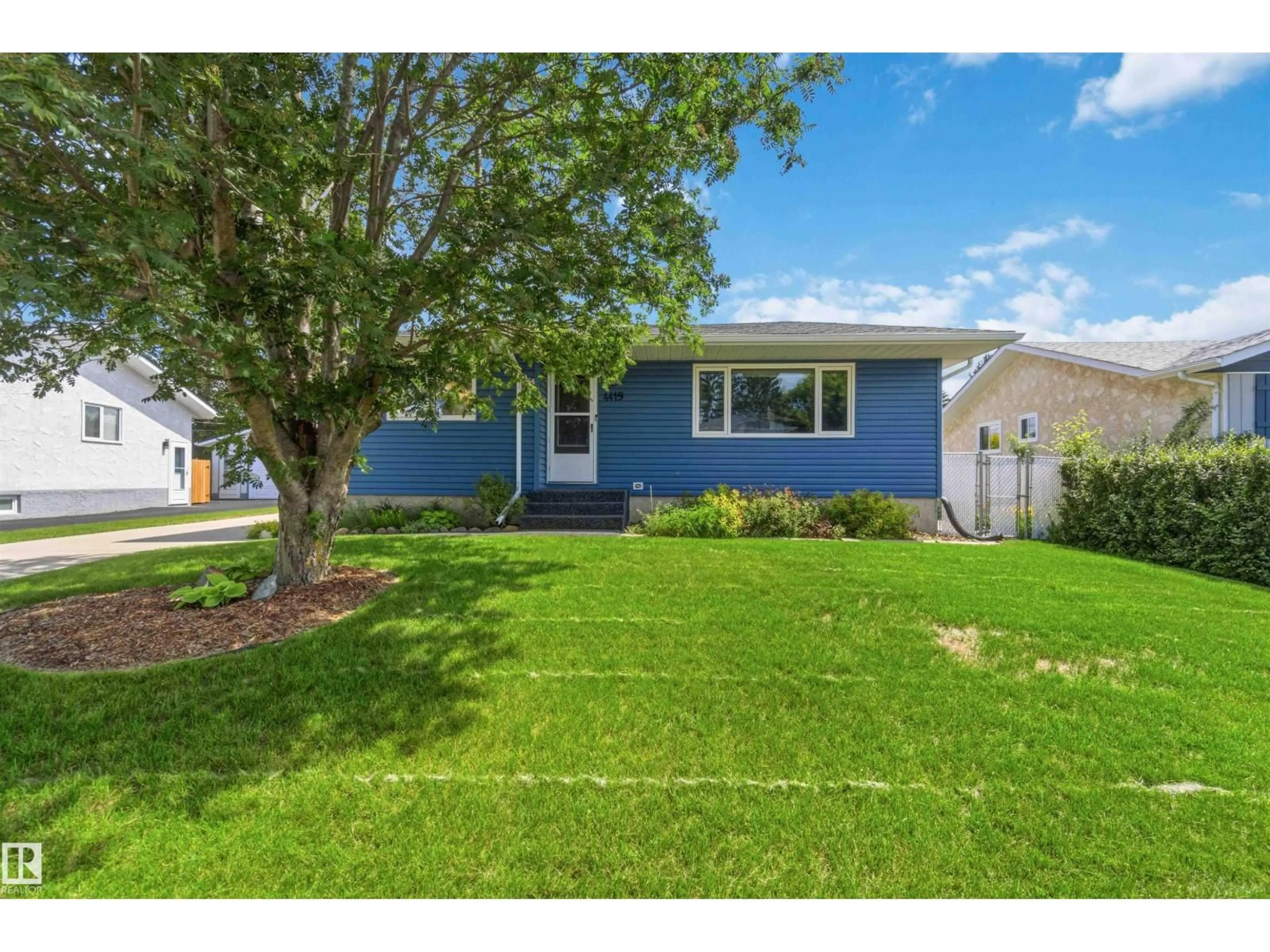 Home with vinyl exterior material, street for 4419 47 ST, Gibbons Alberta T0A1N1