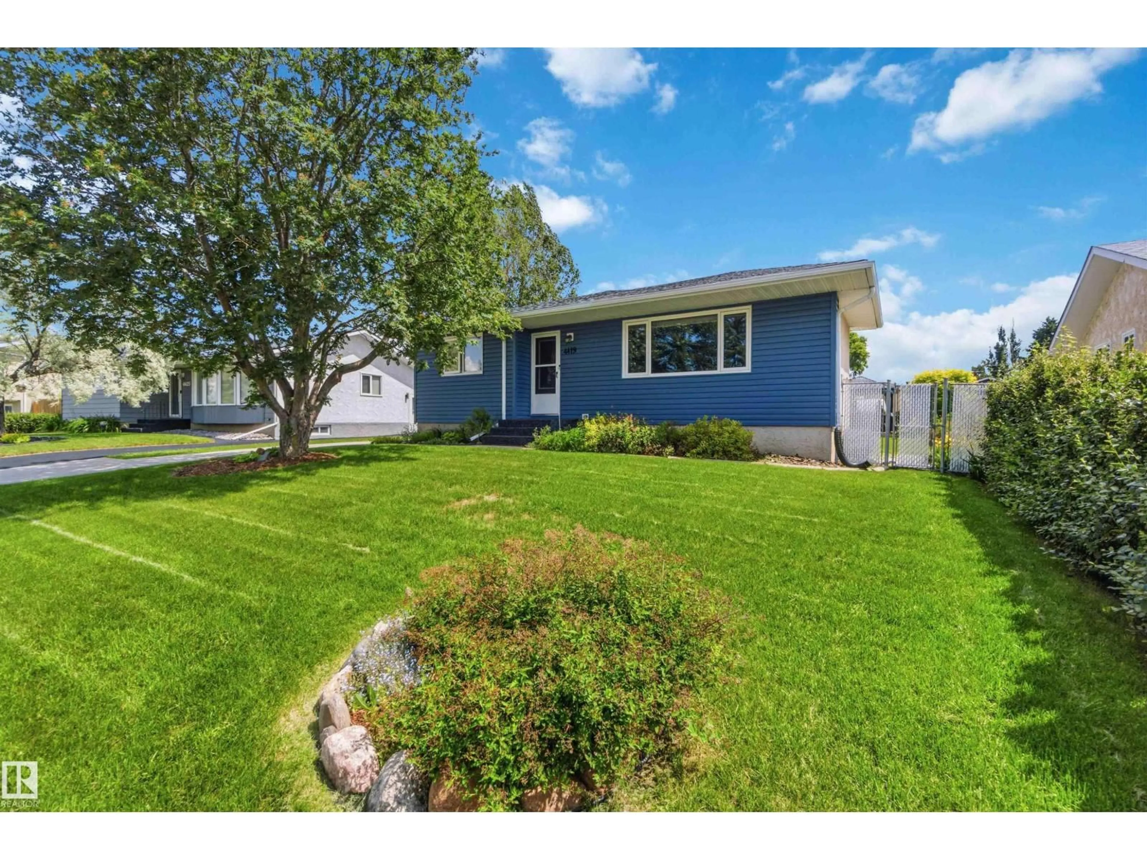 Home with vinyl exterior material, street for 4419 47 ST, Gibbons Alberta T0A1N1