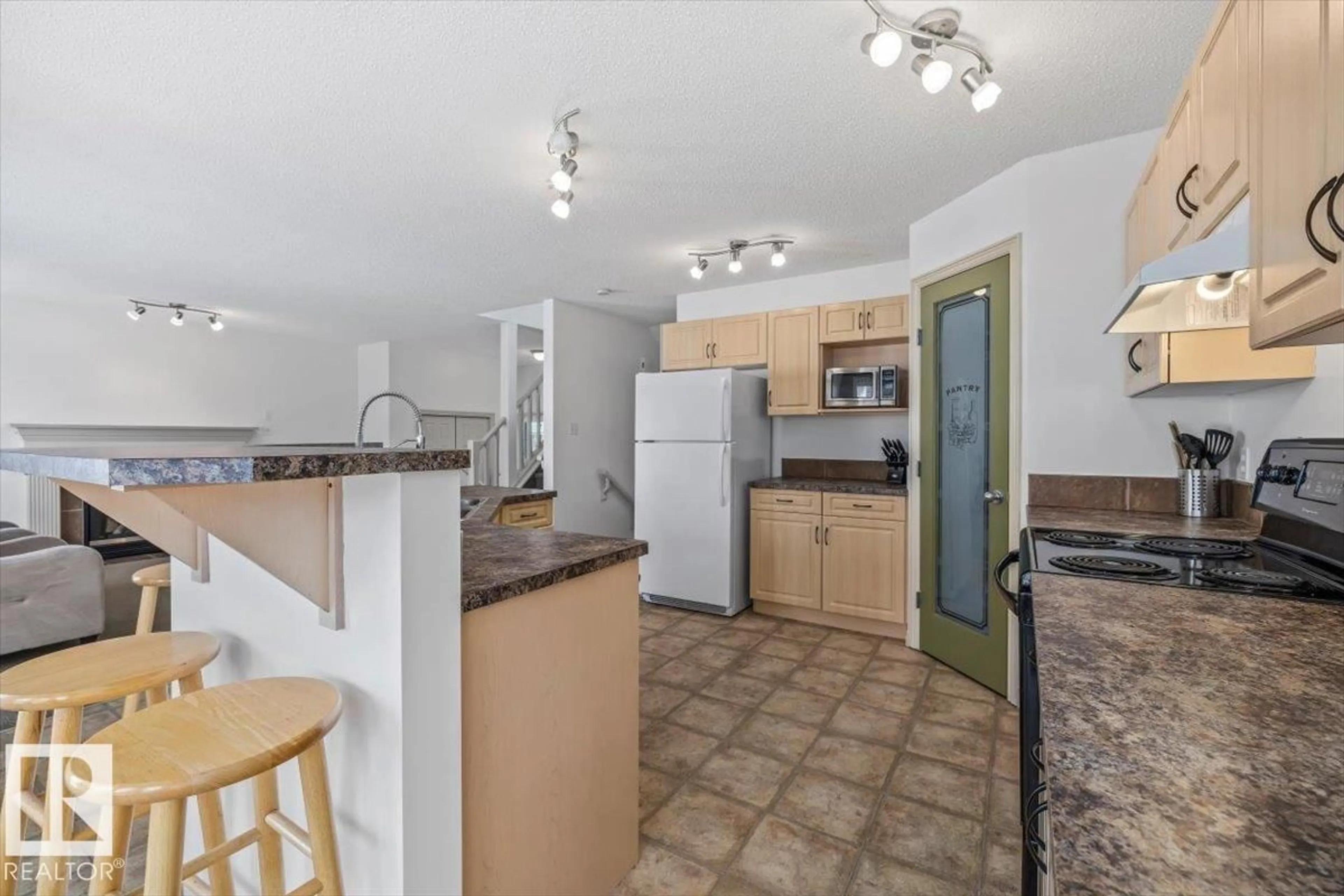 Standard kitchen, unknown for 8509 7 AV, Edmonton Alberta T6X1J2