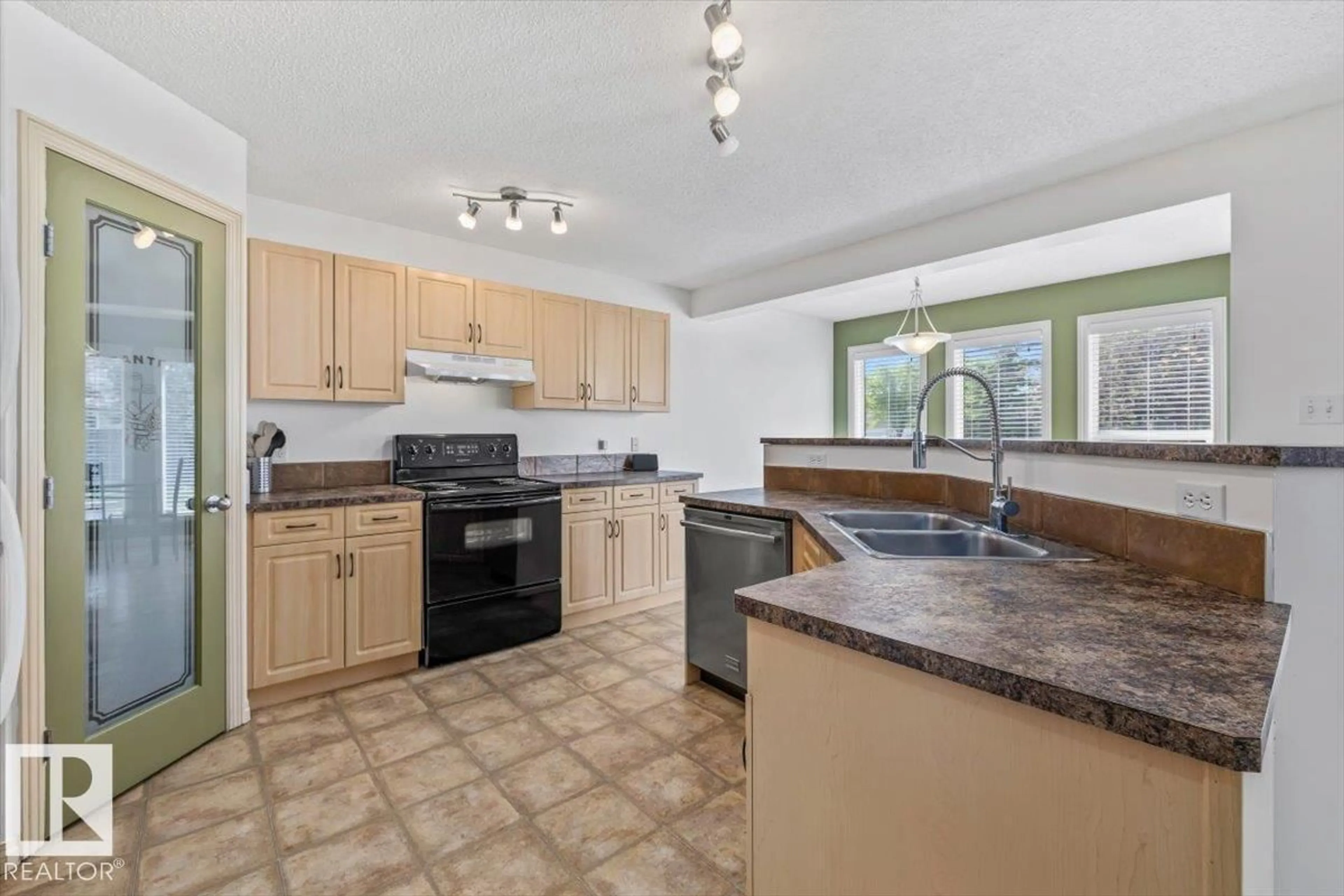 Standard kitchen, unknown for 8509 7 AV, Edmonton Alberta T6X1J2