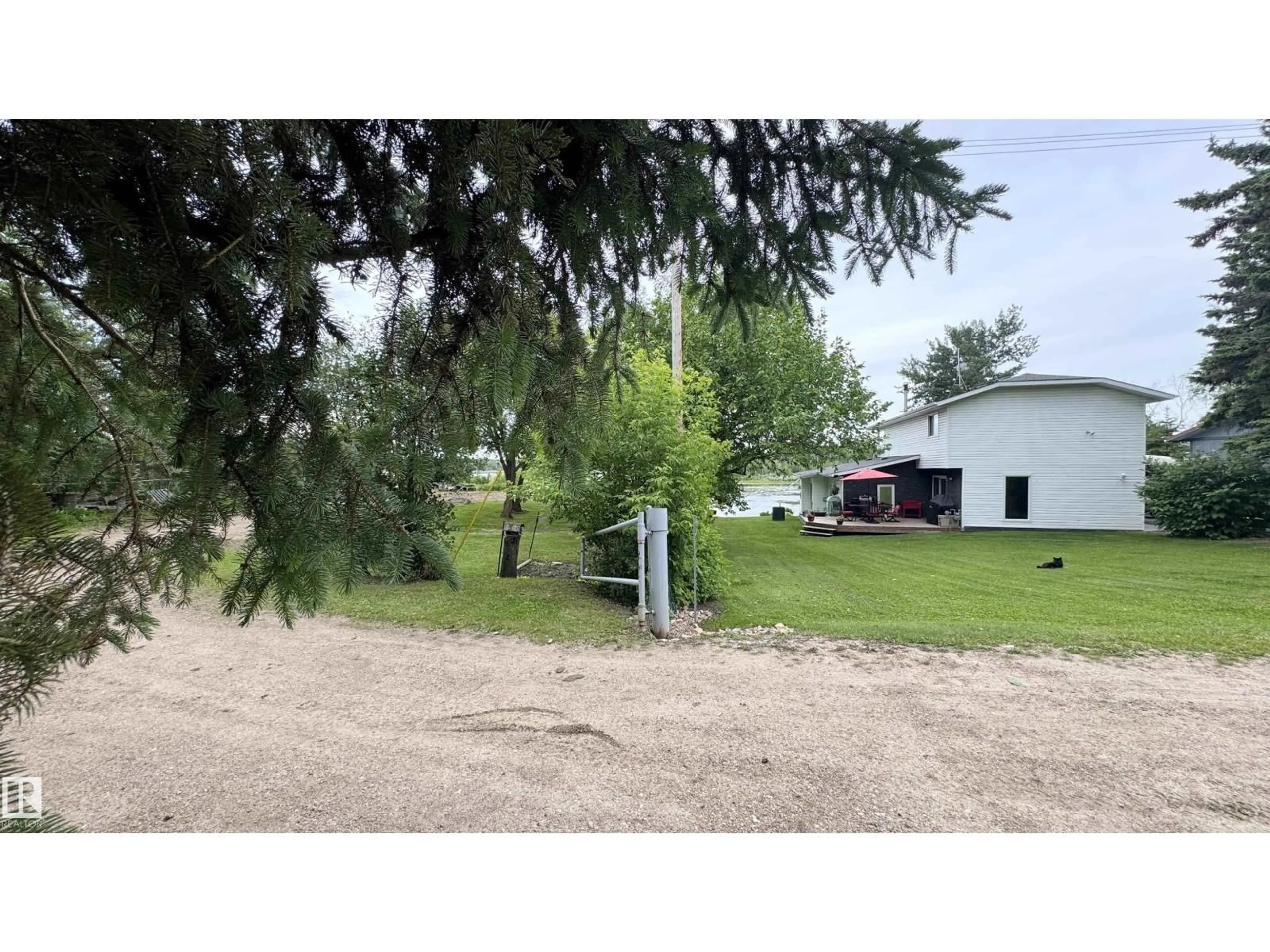 Shed for 422 11121 TWP ROAD ROAD, Rural St. Paul County Alberta T0A0C0