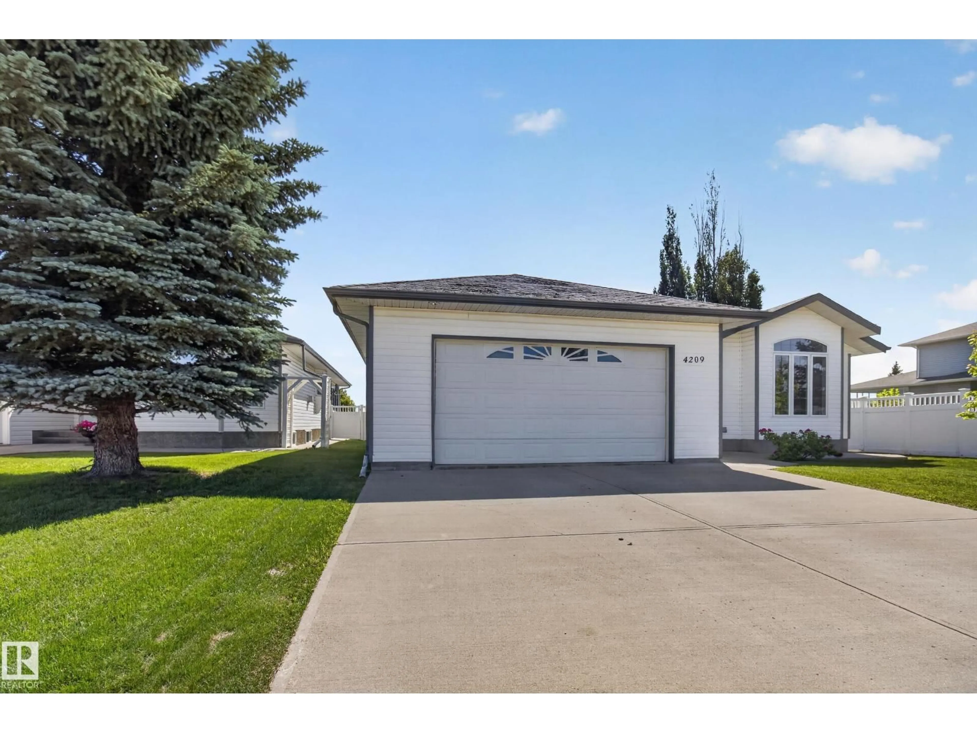 Unknown for 4209 46 ST, Vegreville Alberta T9C1X7