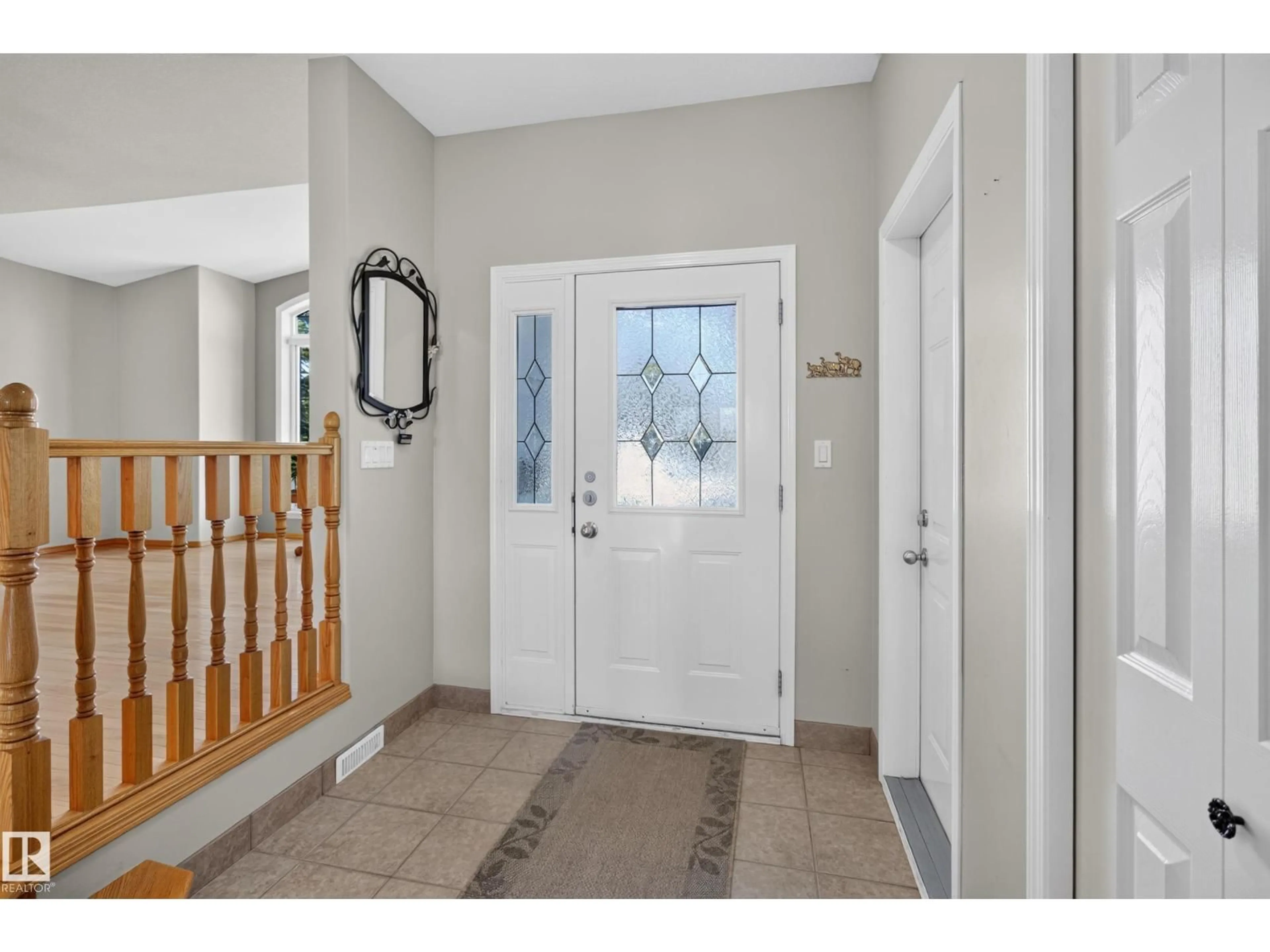 Indoor entryway for 4209 46 ST, Vegreville Alberta T9C1X7