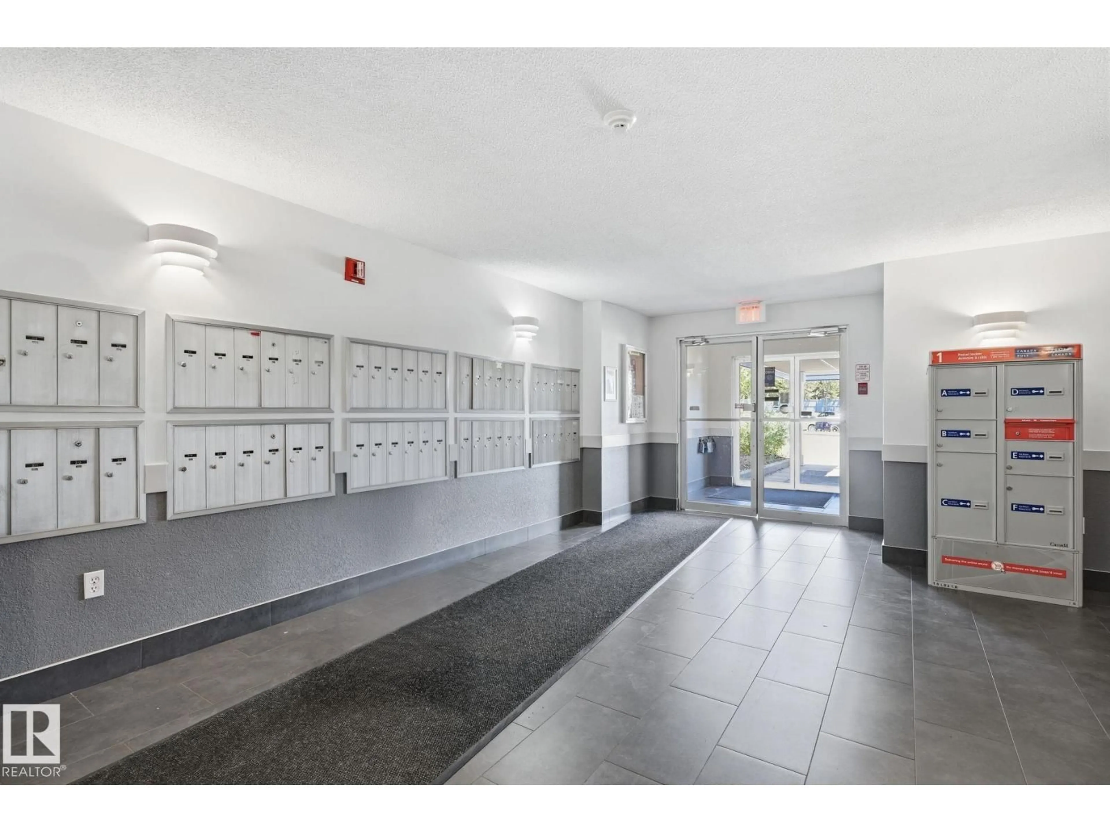 Indoor foyer for #214 - 2508 50 ST, Edmonton Alberta T6L6X9