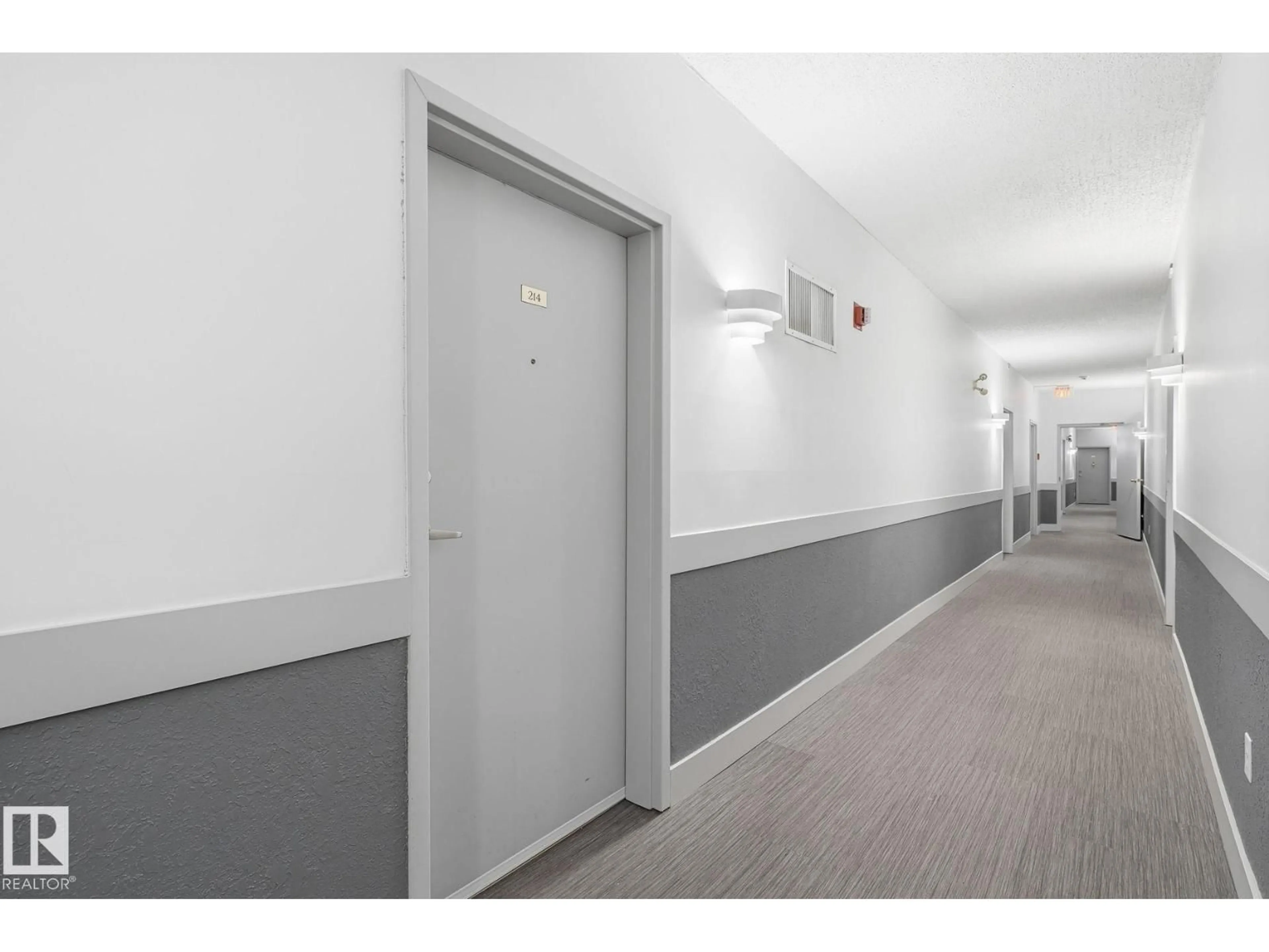 Indoor foyer for #214 - 2508 50 ST, Edmonton Alberta T6L6X9
