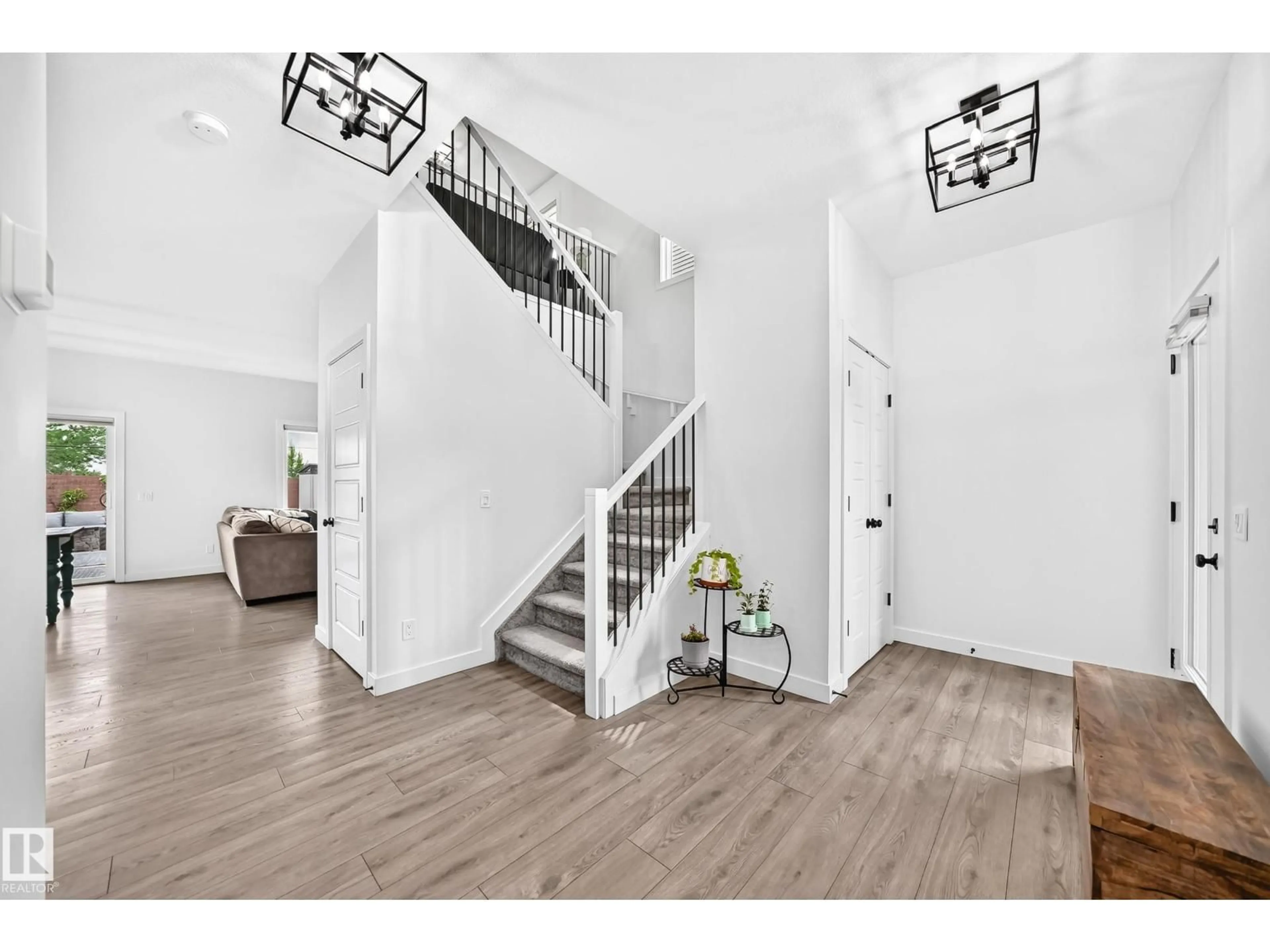 Indoor entryway for 62 JUNEAU WY, St. Albert Alberta T8N7N8