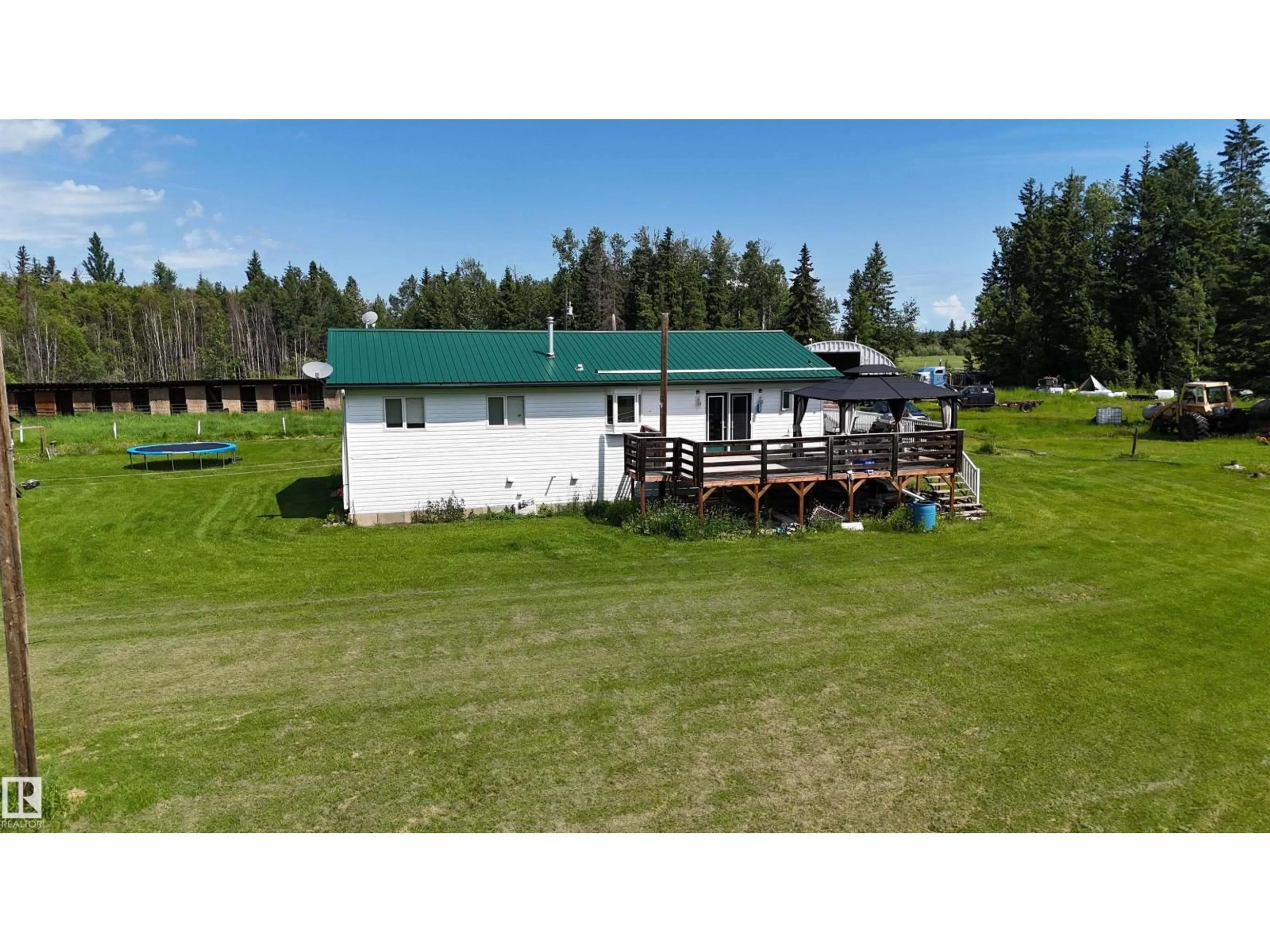 A pic from outside/outdoor area/front of a property/back of a property/a pic from drone, building for 674036 RGE ROAD 193, Rural Athabasca County Alberta T0A0M0
