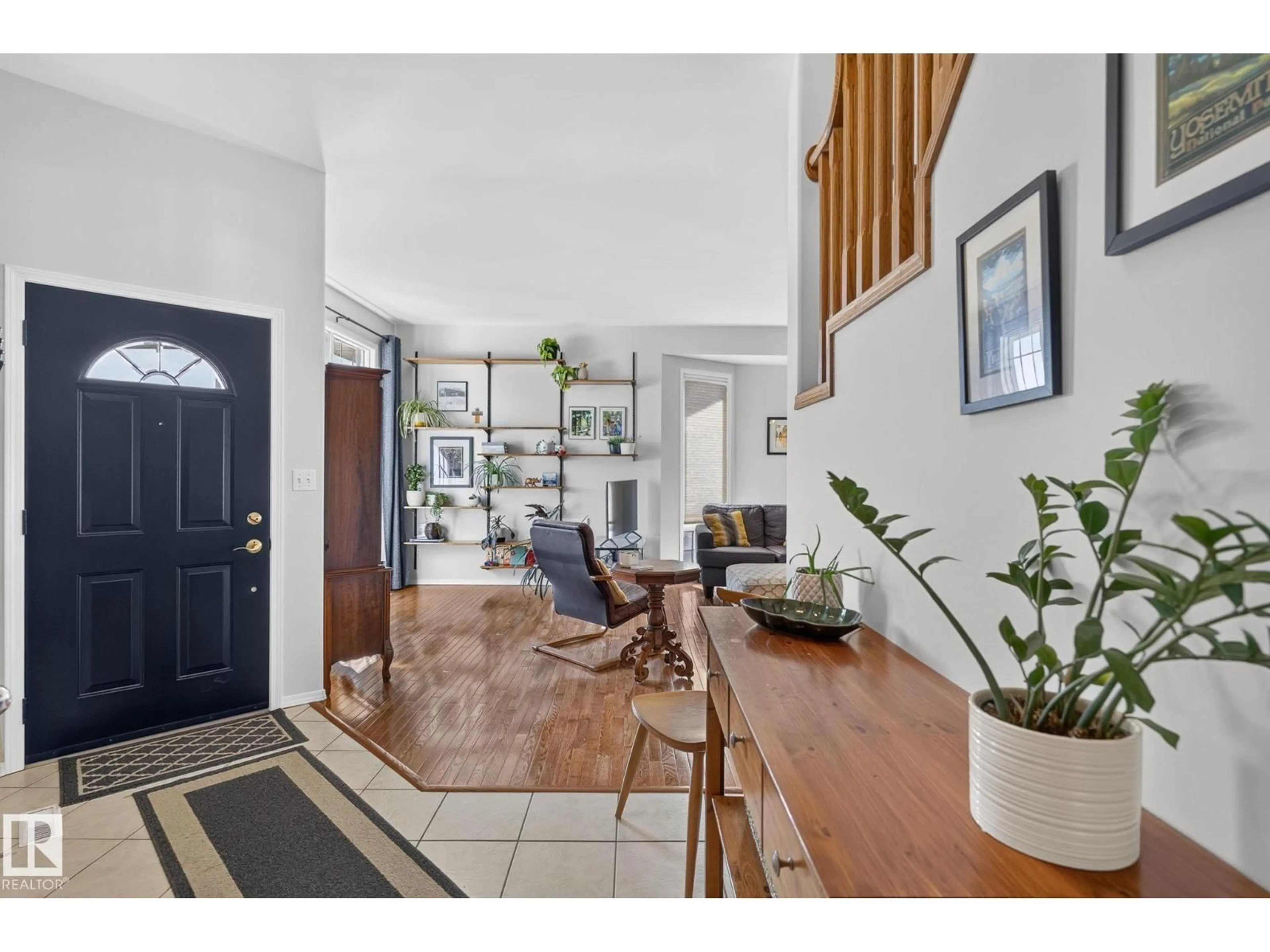 Indoor entryway for 5939 157 AV, Edmonton Alberta T5Y2M8