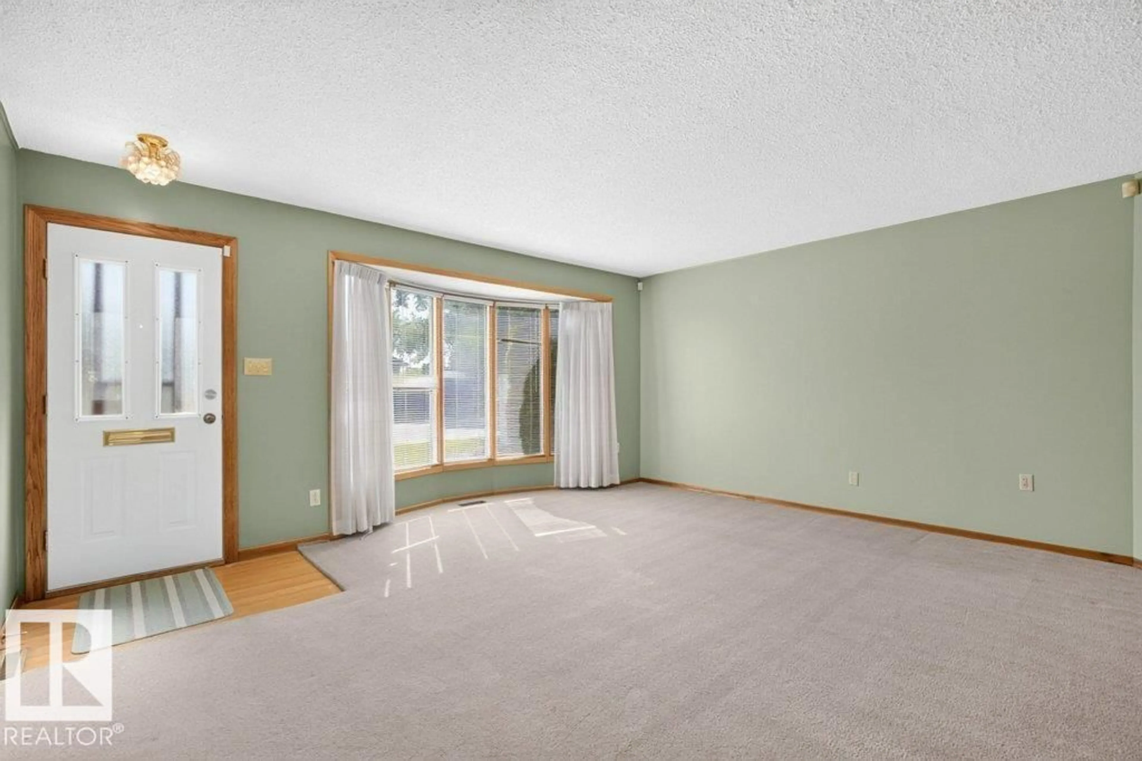 A pic of a room for 13008 135 ST, Edmonton Alberta T5L1Y5